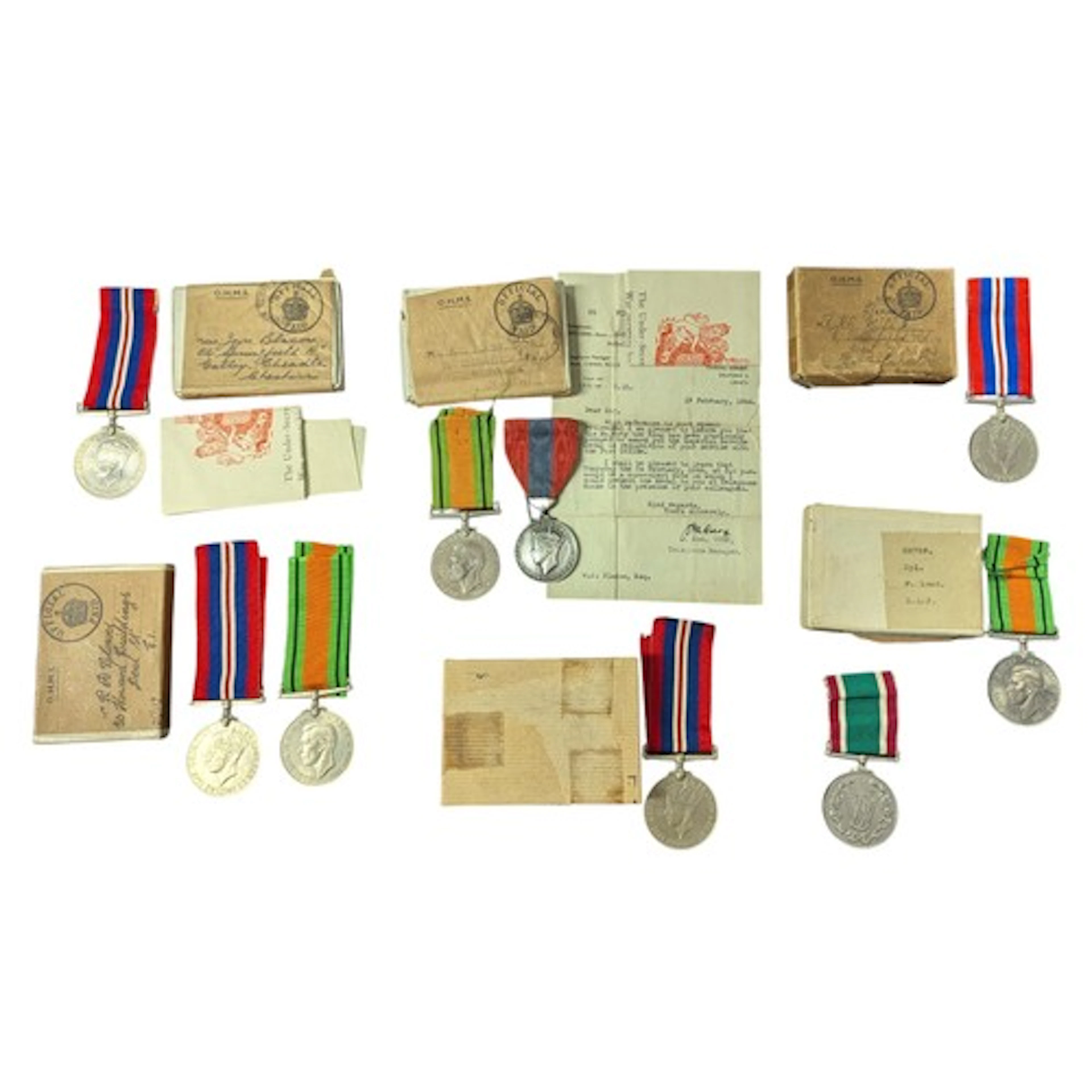 Quantity of boxed WW2 medals to include WW2 South African Wa...