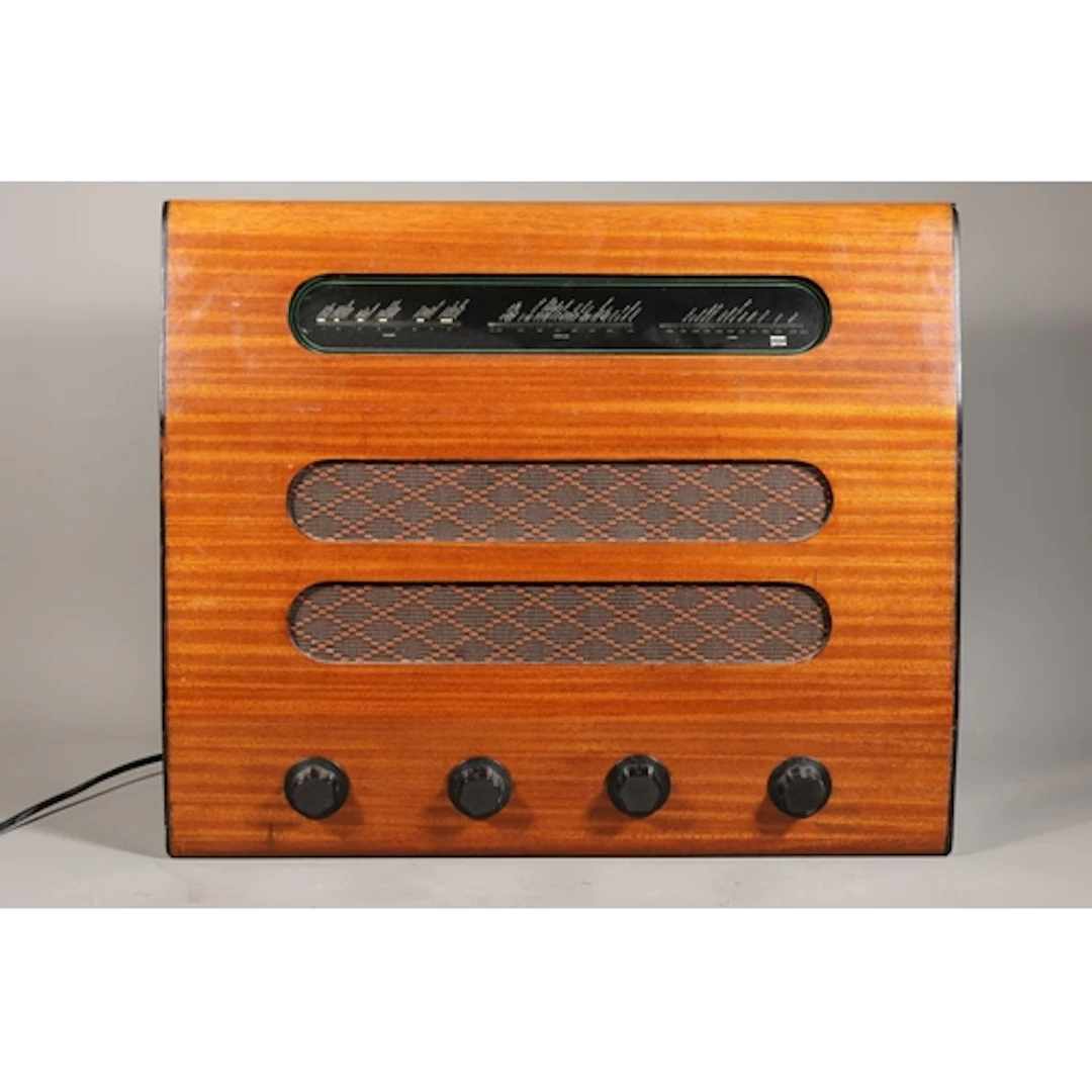 Vintage Murphy A122 table top valve radio.