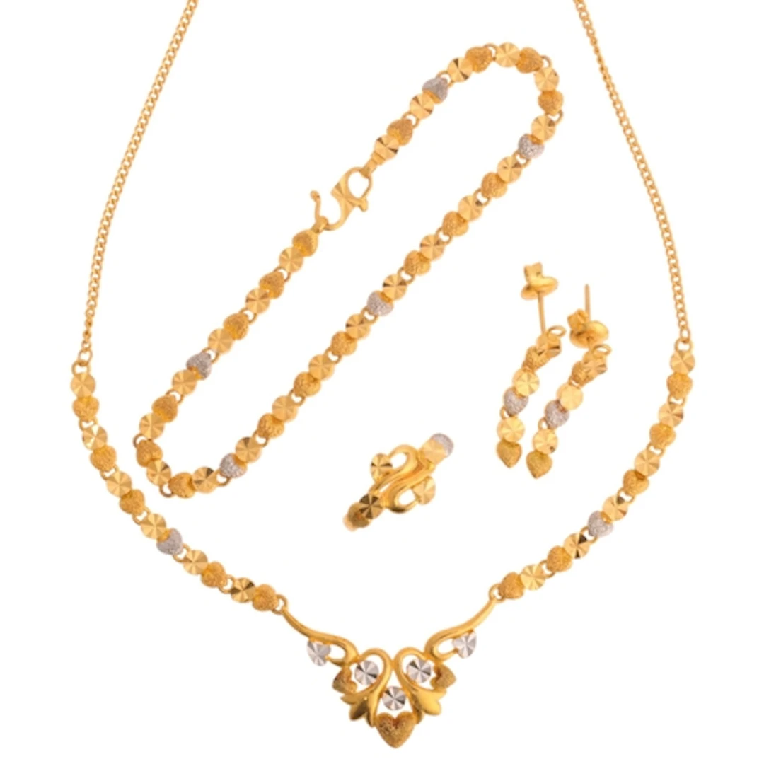 An Indian 22ct two-colour gold 4-piece demi-parure, late 20t...