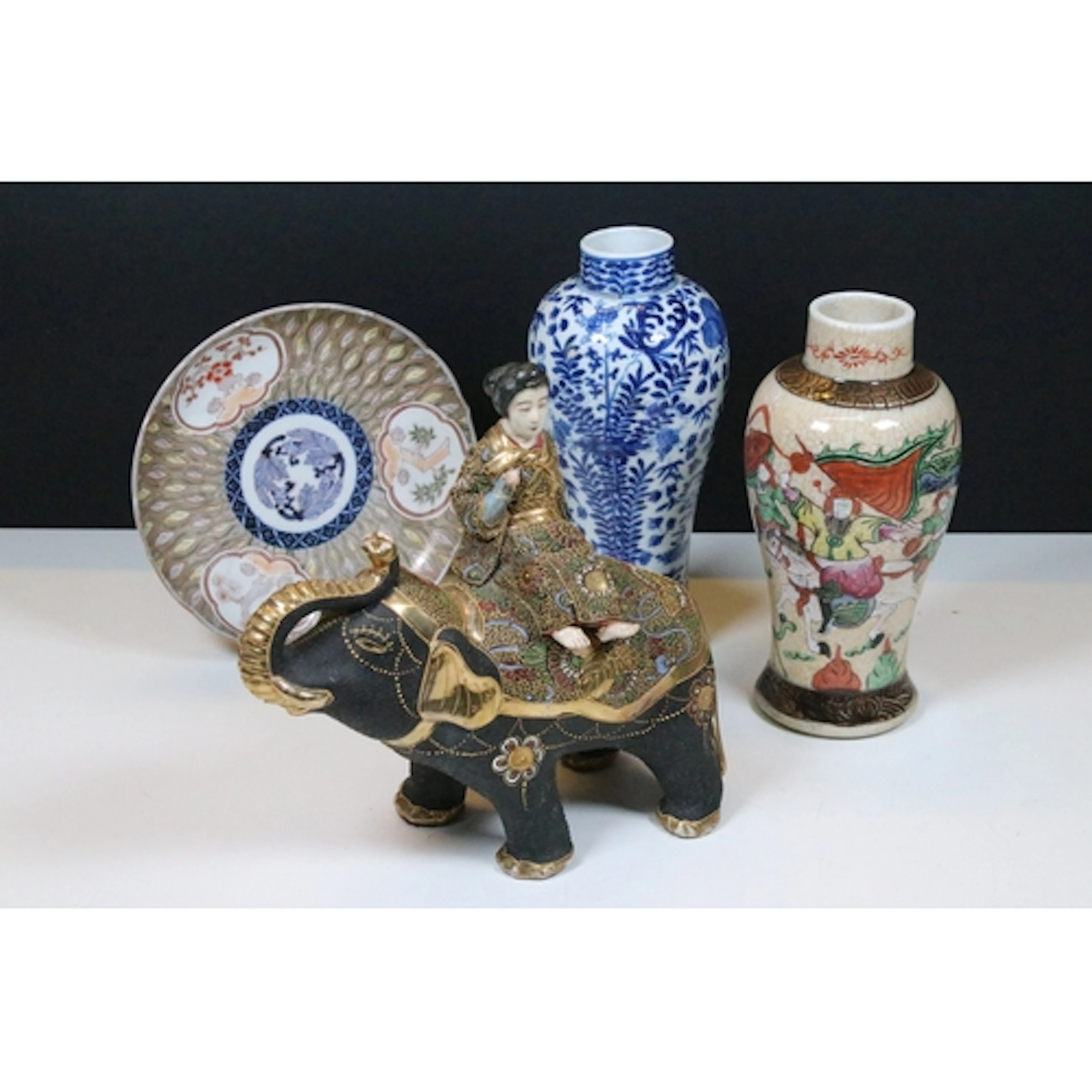 20th century Chinese blue and white vase of baluster form wi...