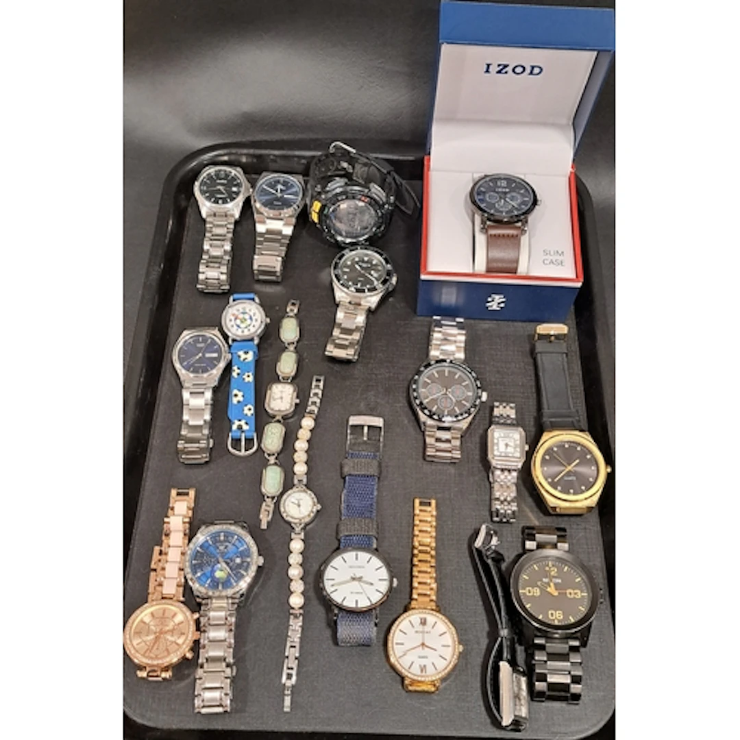 SELECTION OF LADIES AND GENTLEMEN'S WRISTWATCHES including C...