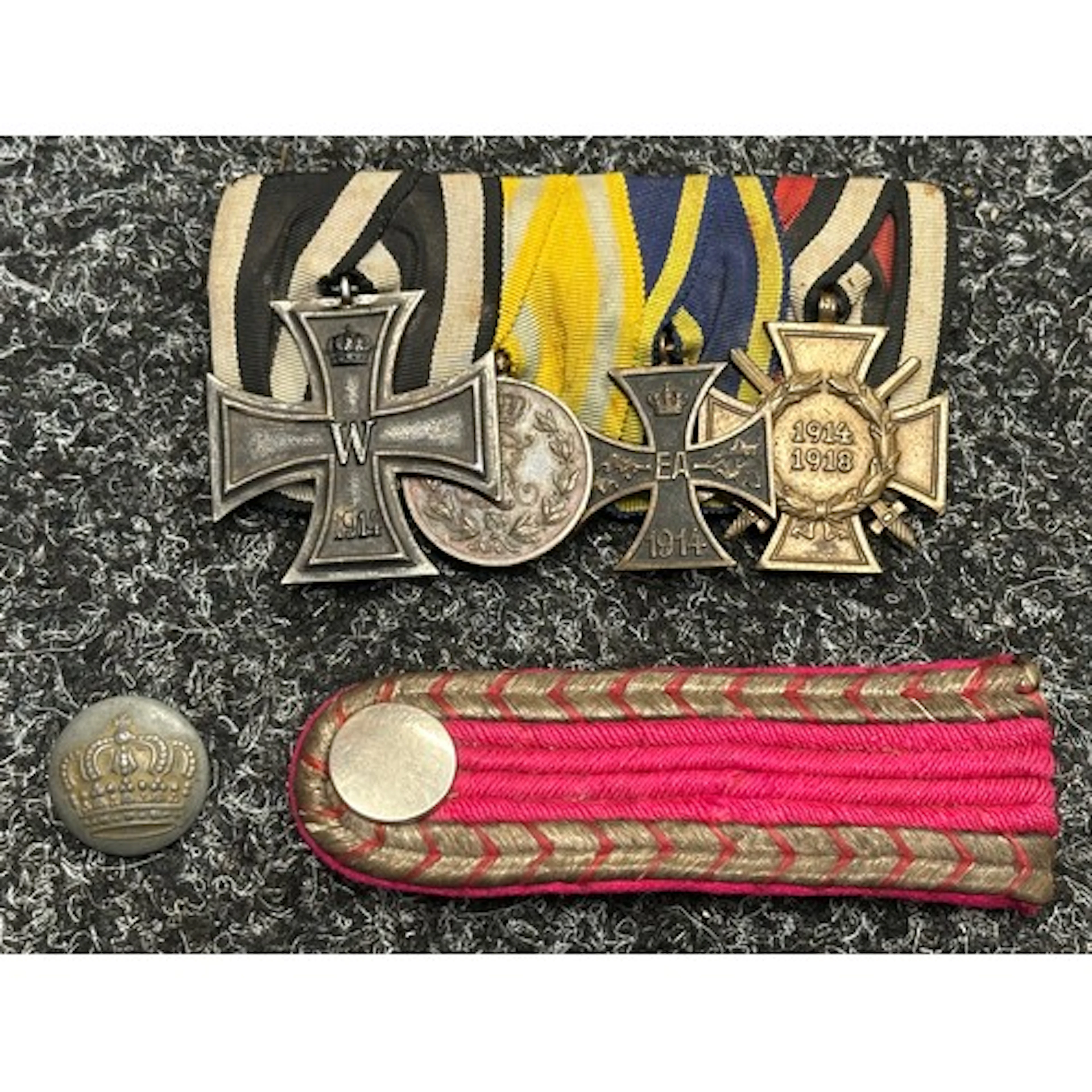 WW1 Imperial German Medal Group period mounted on a bar: 191...
