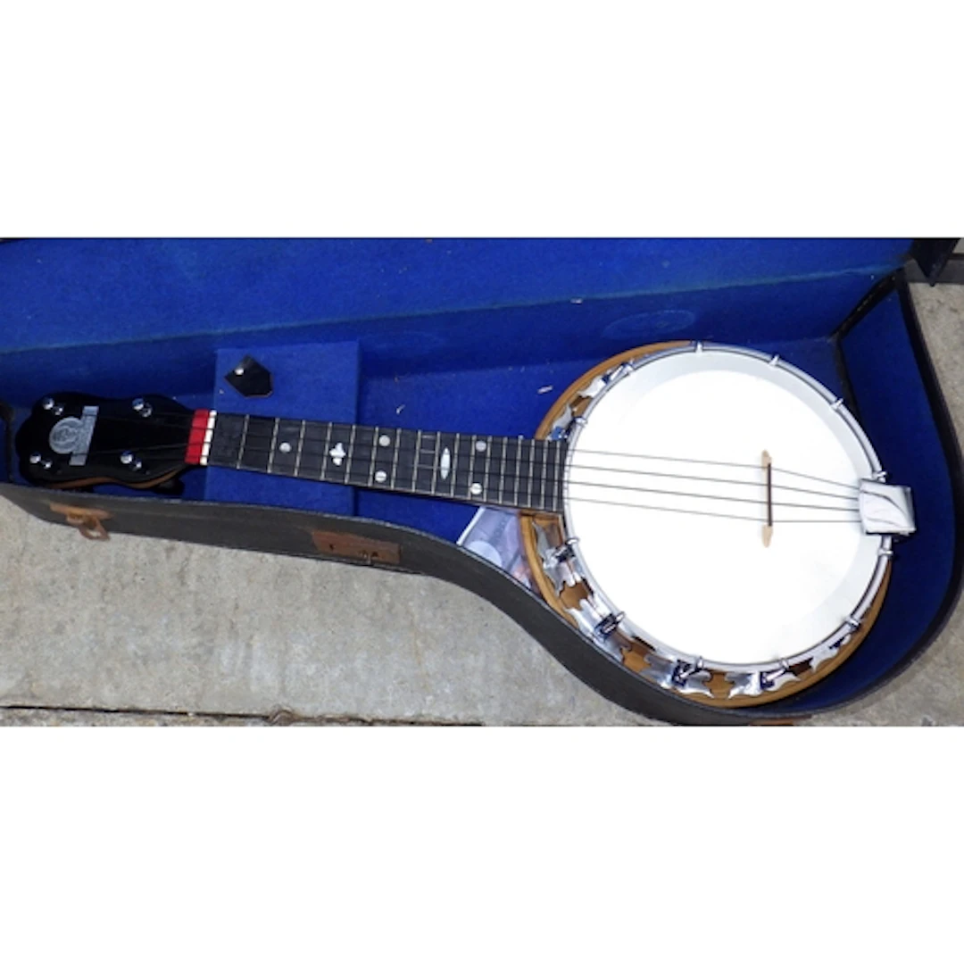 A Dallas "D" model Uke Banjo, fine condition, ready to play,...