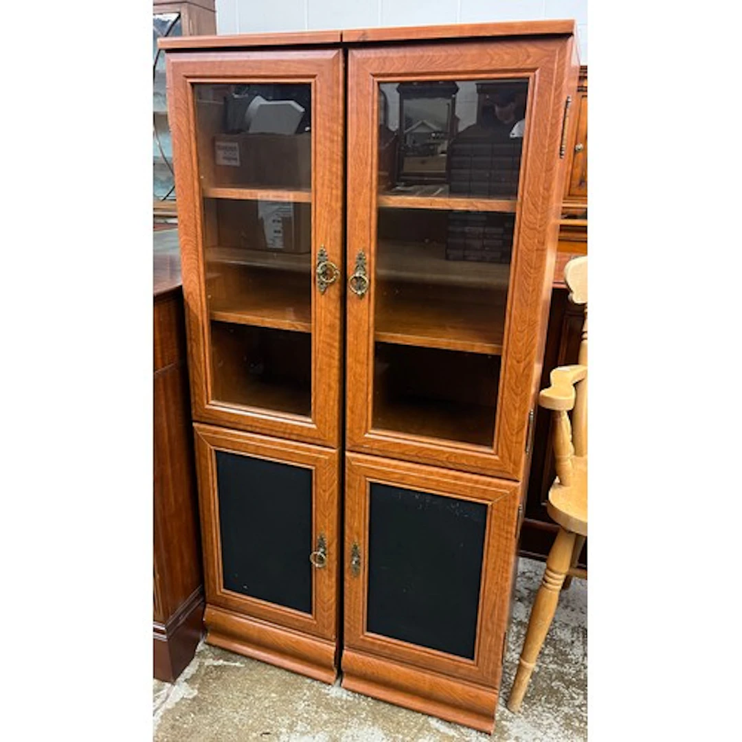 Pair of contemporary display units, 32cm W.