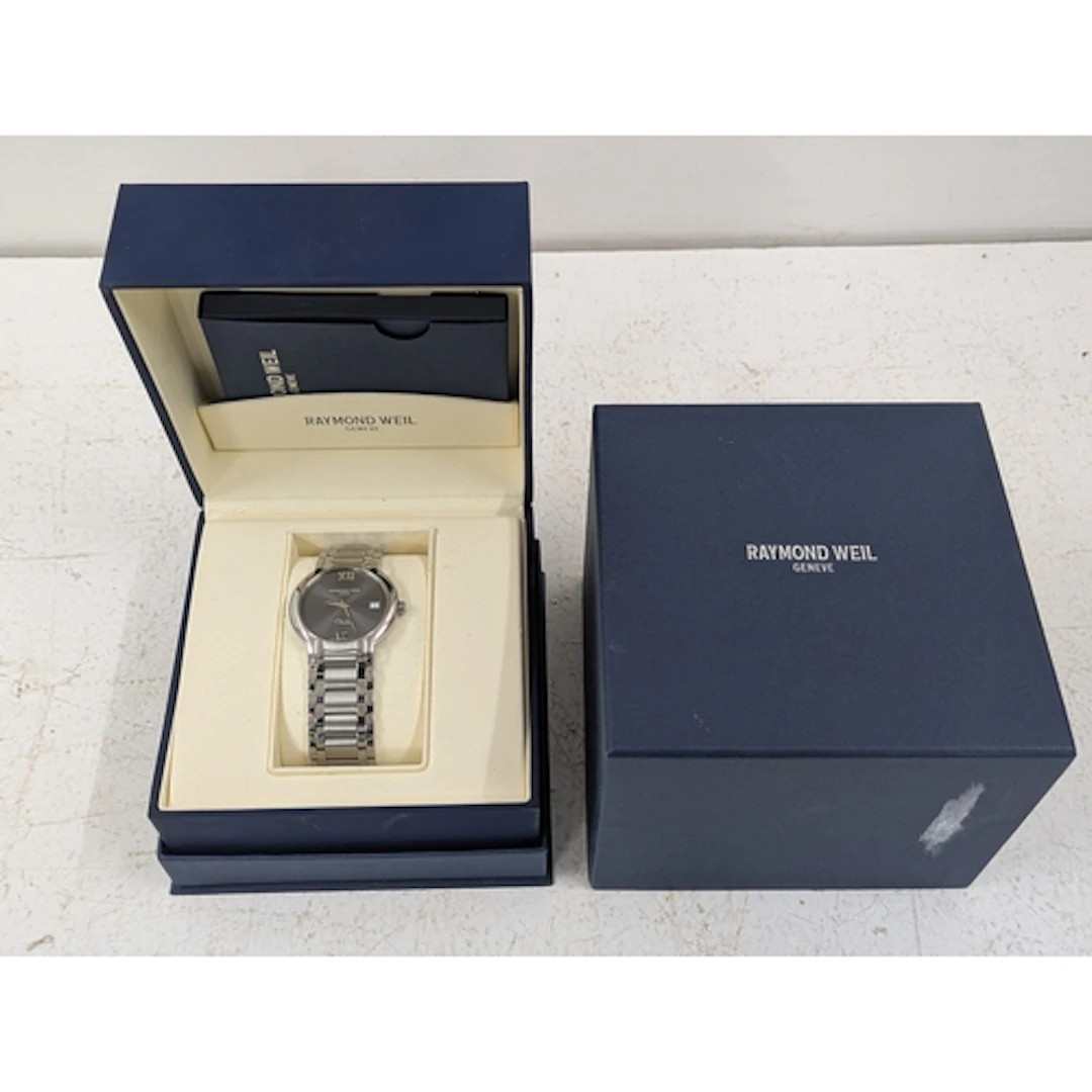 A gent's Raymond Weil wrist watch with stainless steel case ...