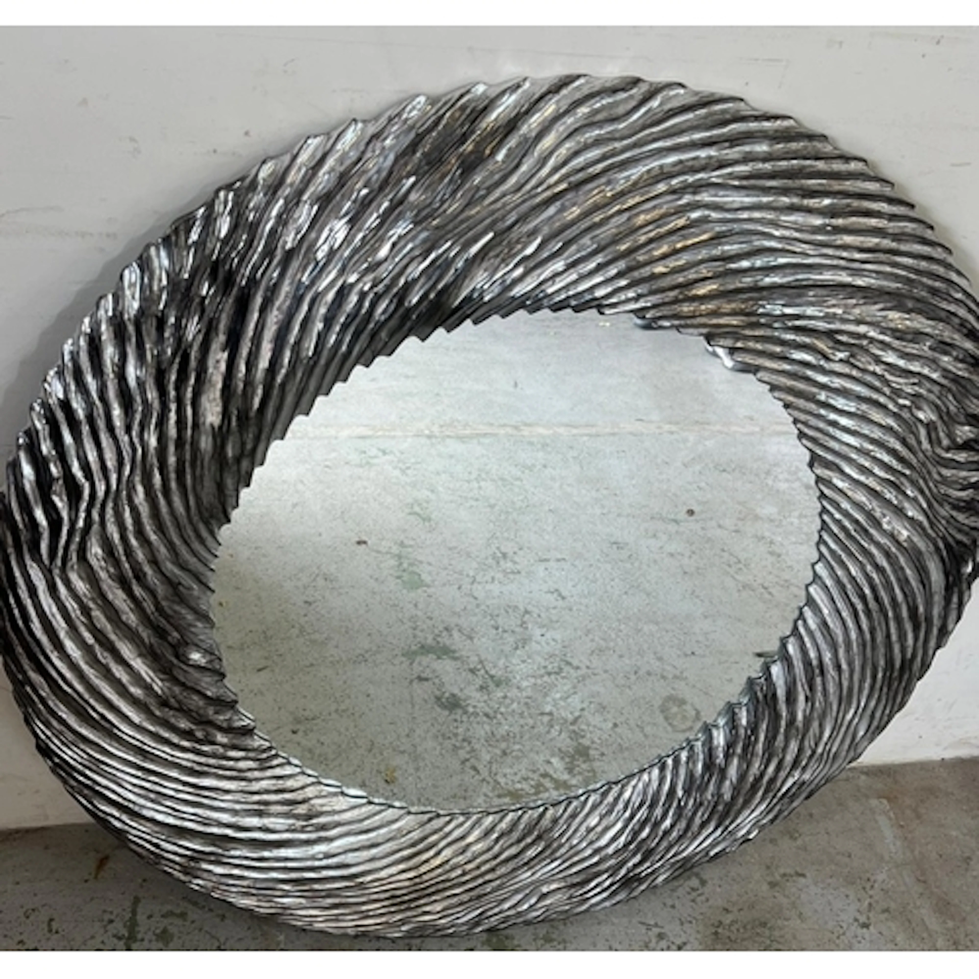 Decorative wall mirror with wave pattern circular frame (Dia...