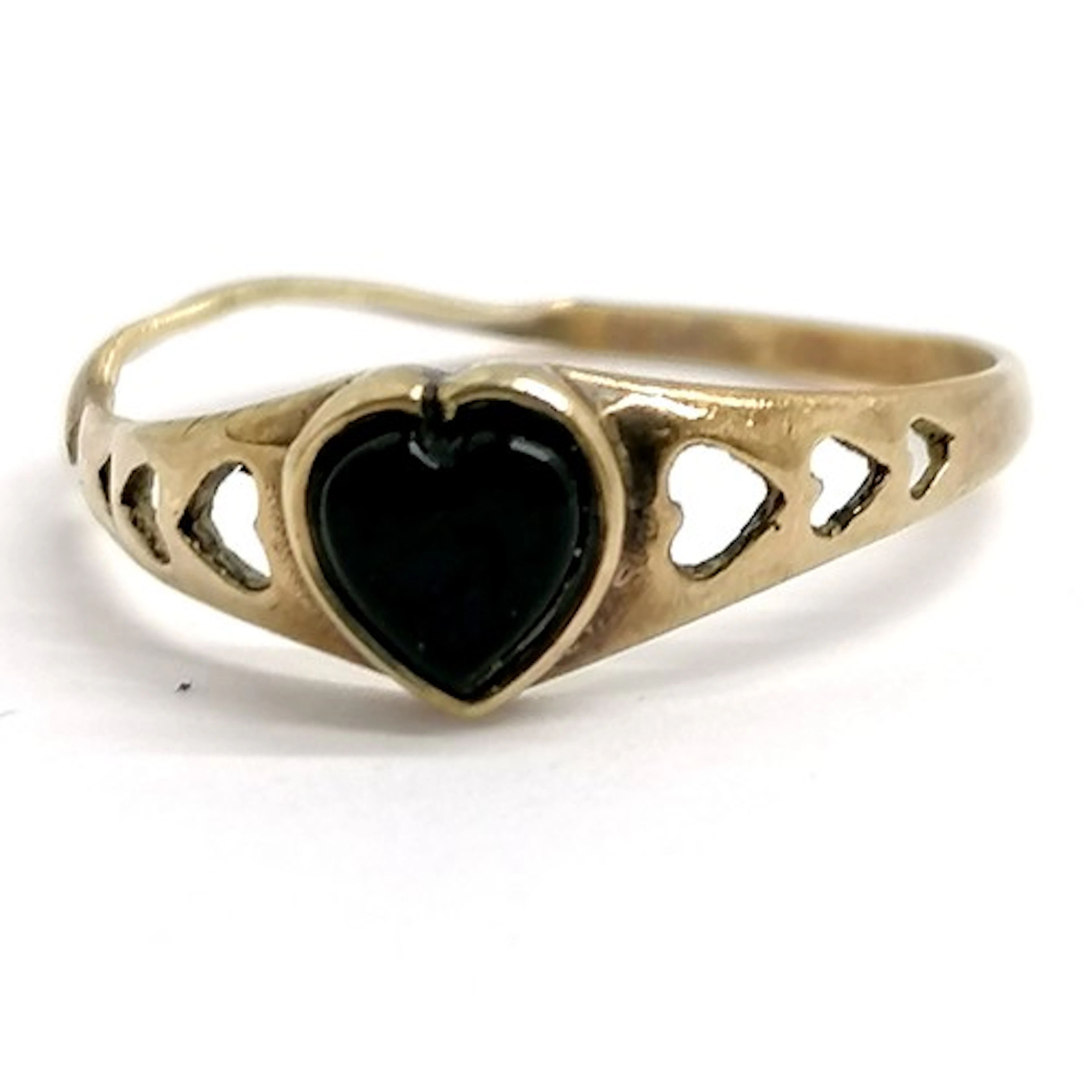 9ct marked gold heart design ring - 0.9g total weight & a/f ...