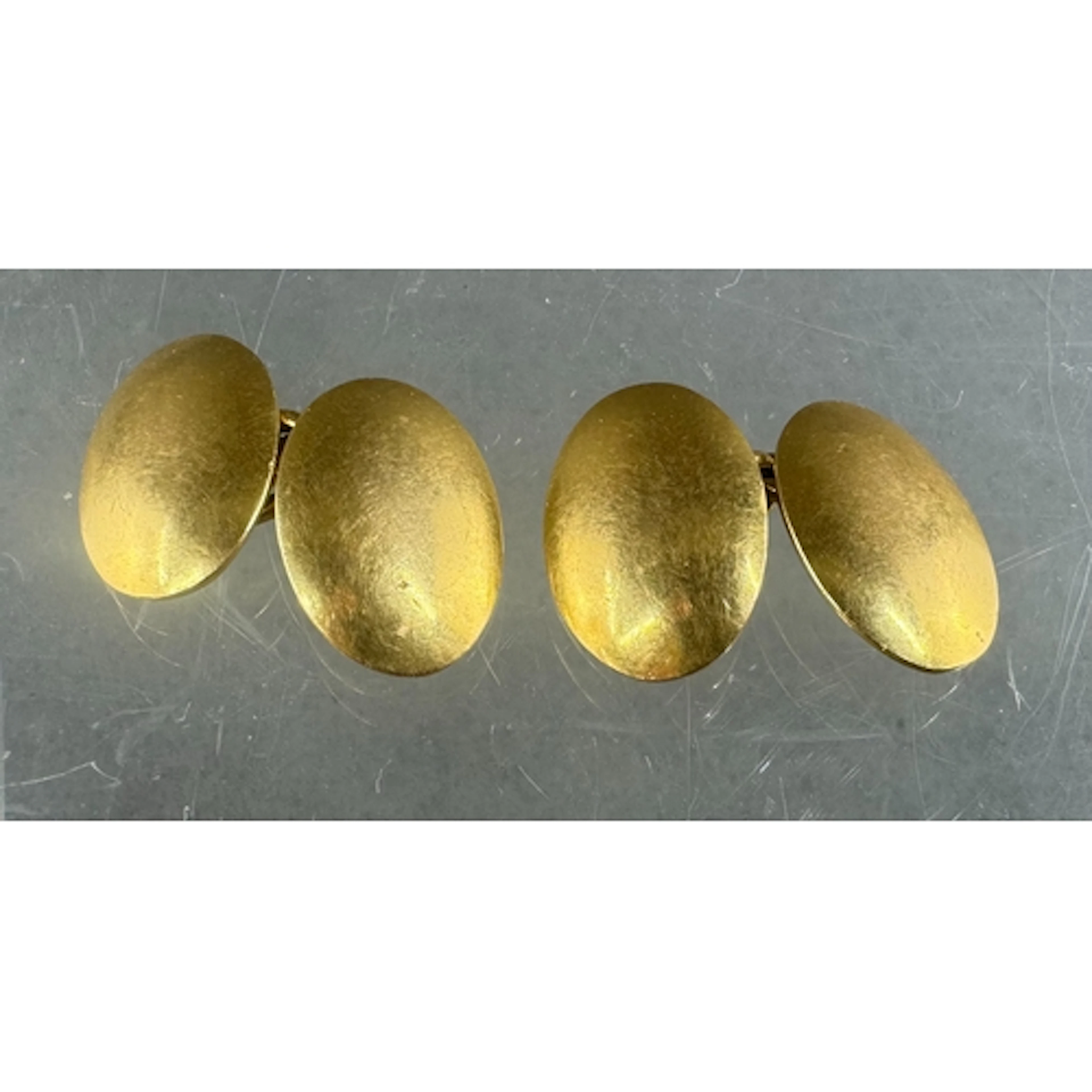Jewellery: a pair of 18ct yellow gold chain link cufflinks, ...