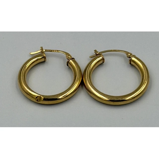A pair of 14ct gold hoop earrings, approximate weight 1.4g...