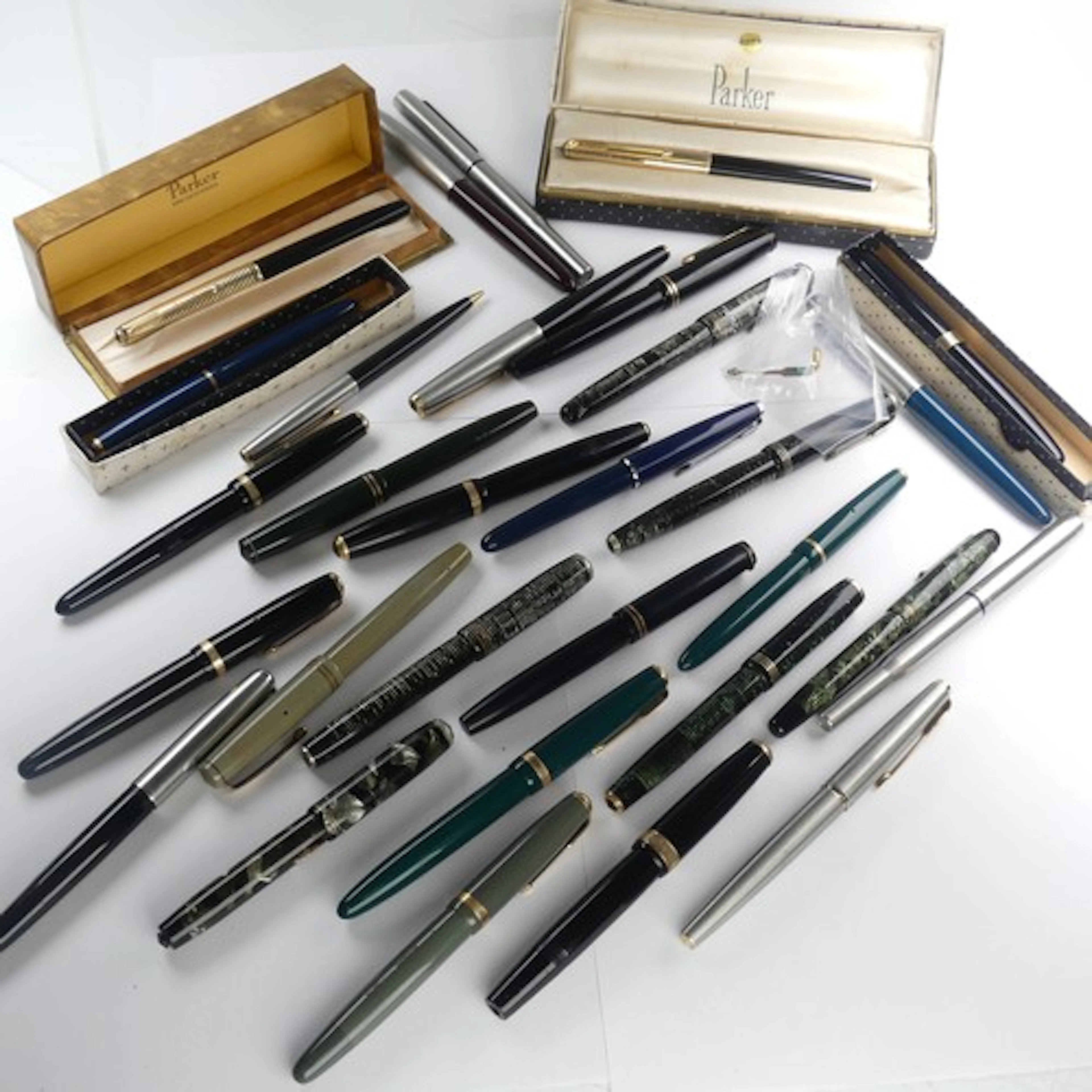 Parker; A quantity of Fountain Pens, including three Vacumat...