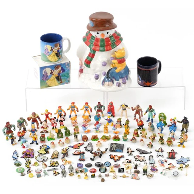 Disney collectables including Winnie the Pooh porcelain bisc...