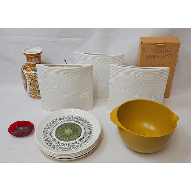 Mustard Coloured Vintage Melamine Dr Oetker mixing bowl, set...