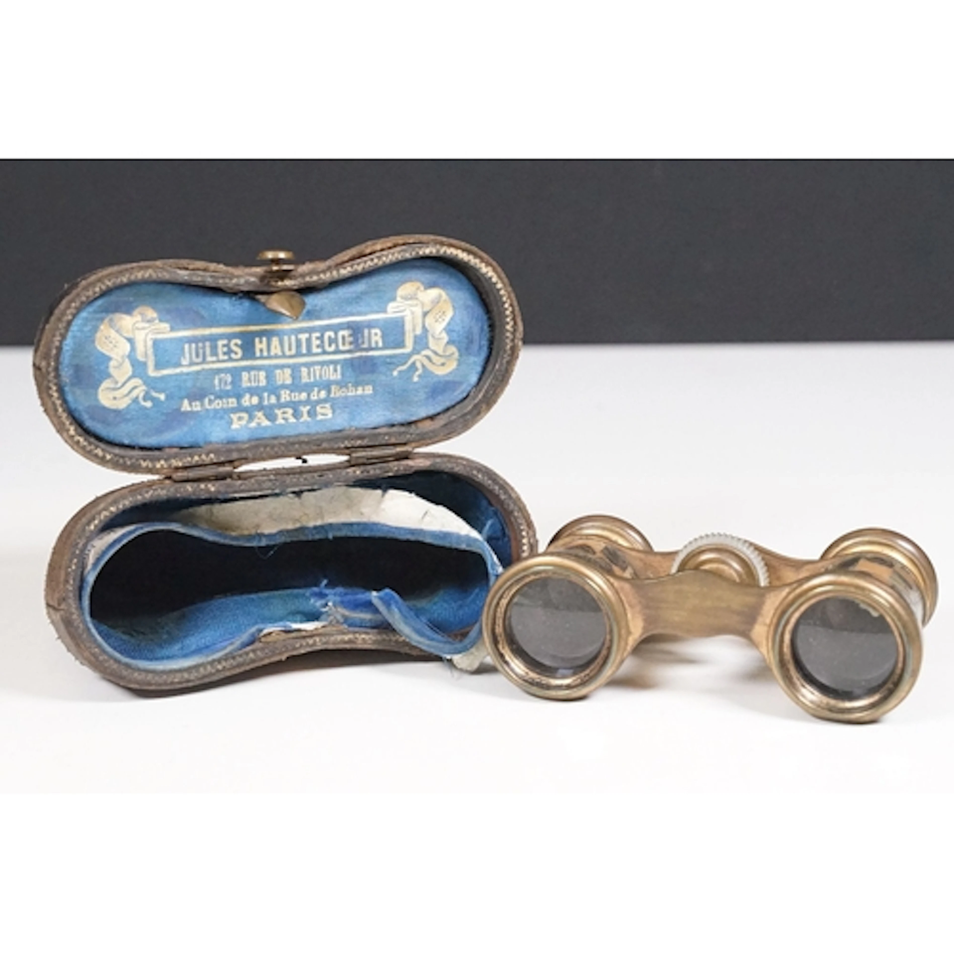 Pair of Chevalier Opticien Paris abalone inlaid opera glasse...