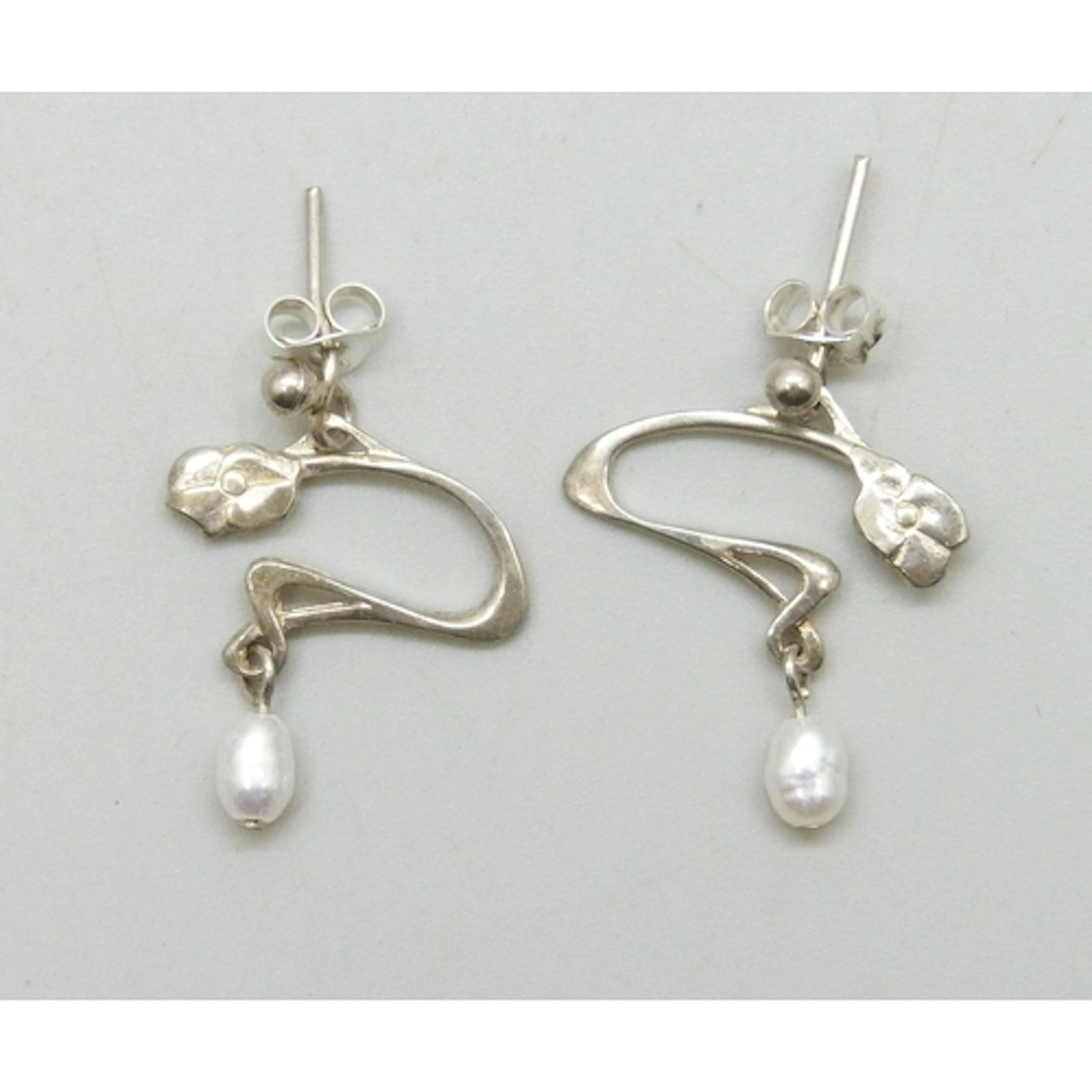 Malcolm Gray, a pair of Scottish silver Art Nouveau design e...