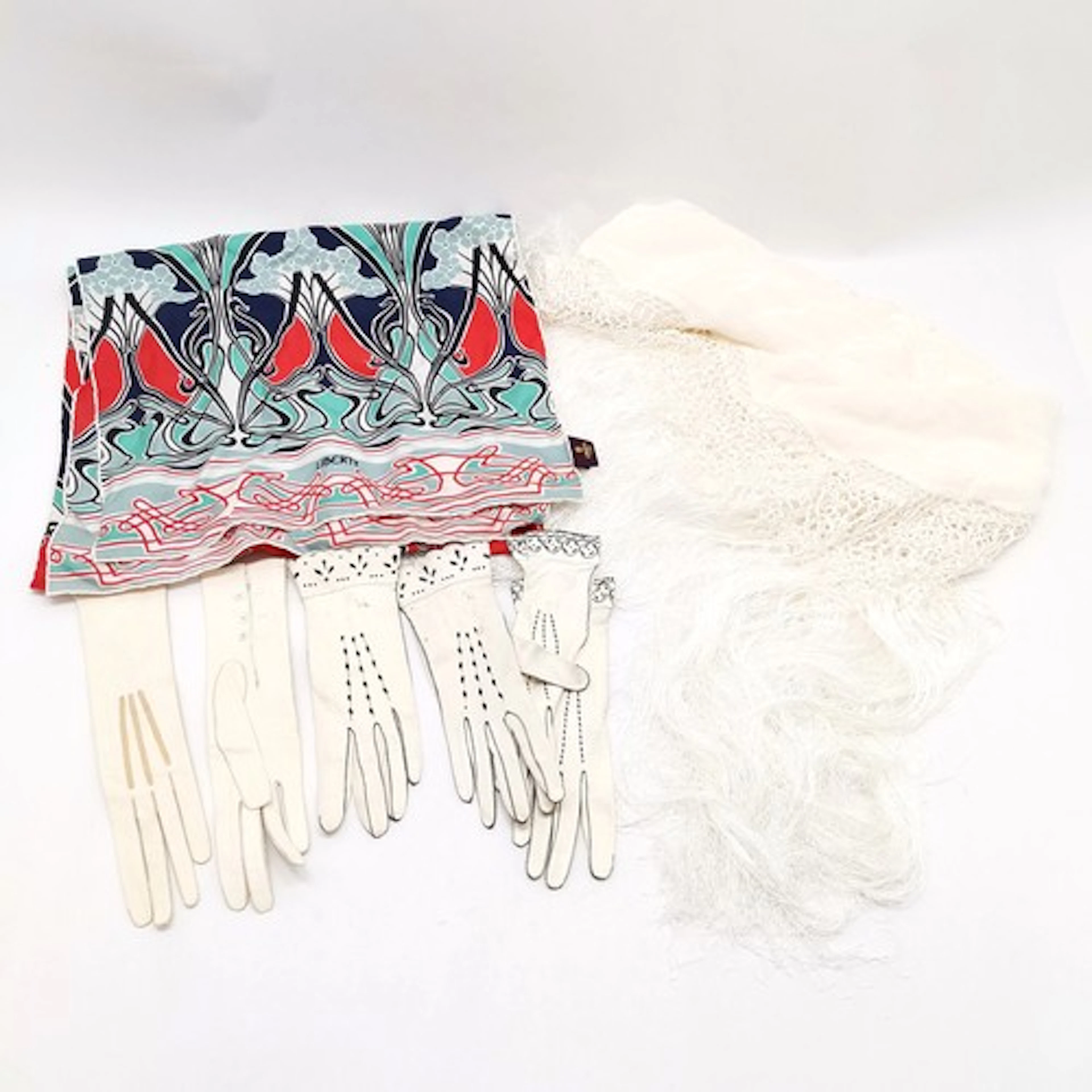 Liberty of London silk scarf of Art Nouveau design - 150cm x...