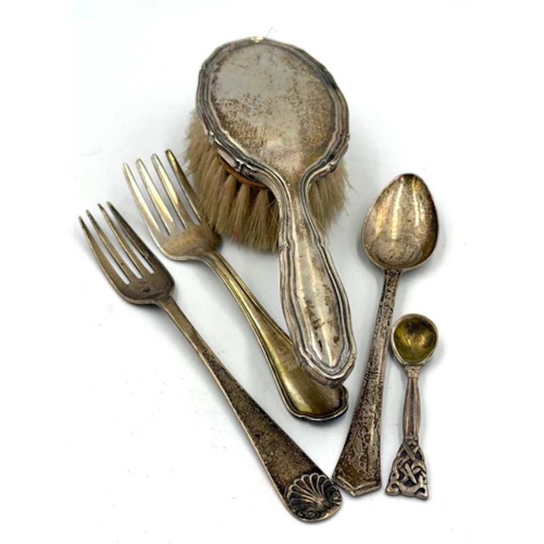A selection silver curios to include 800 silver backed brush...