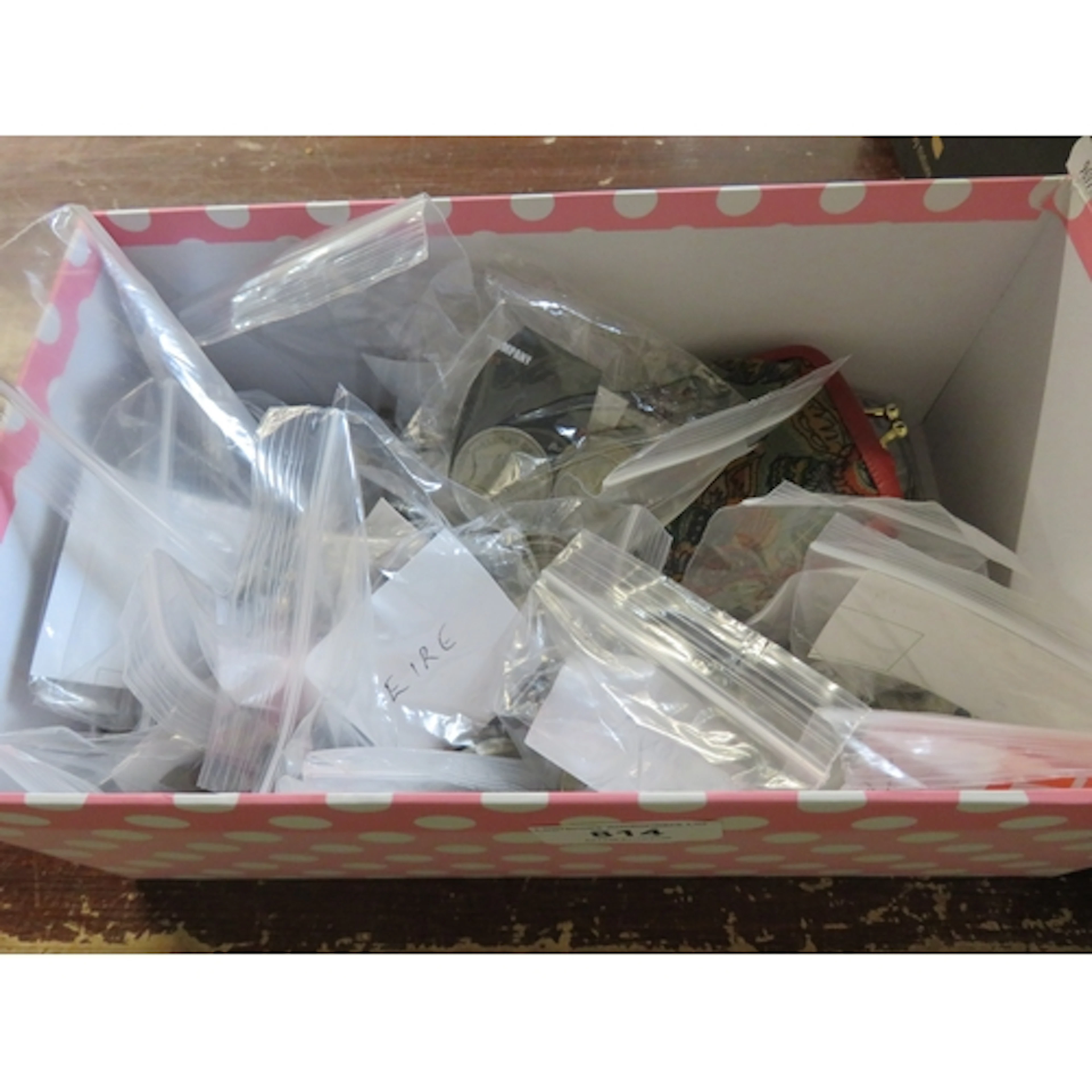 Box containing a quantity of miscellaneous foreign coins