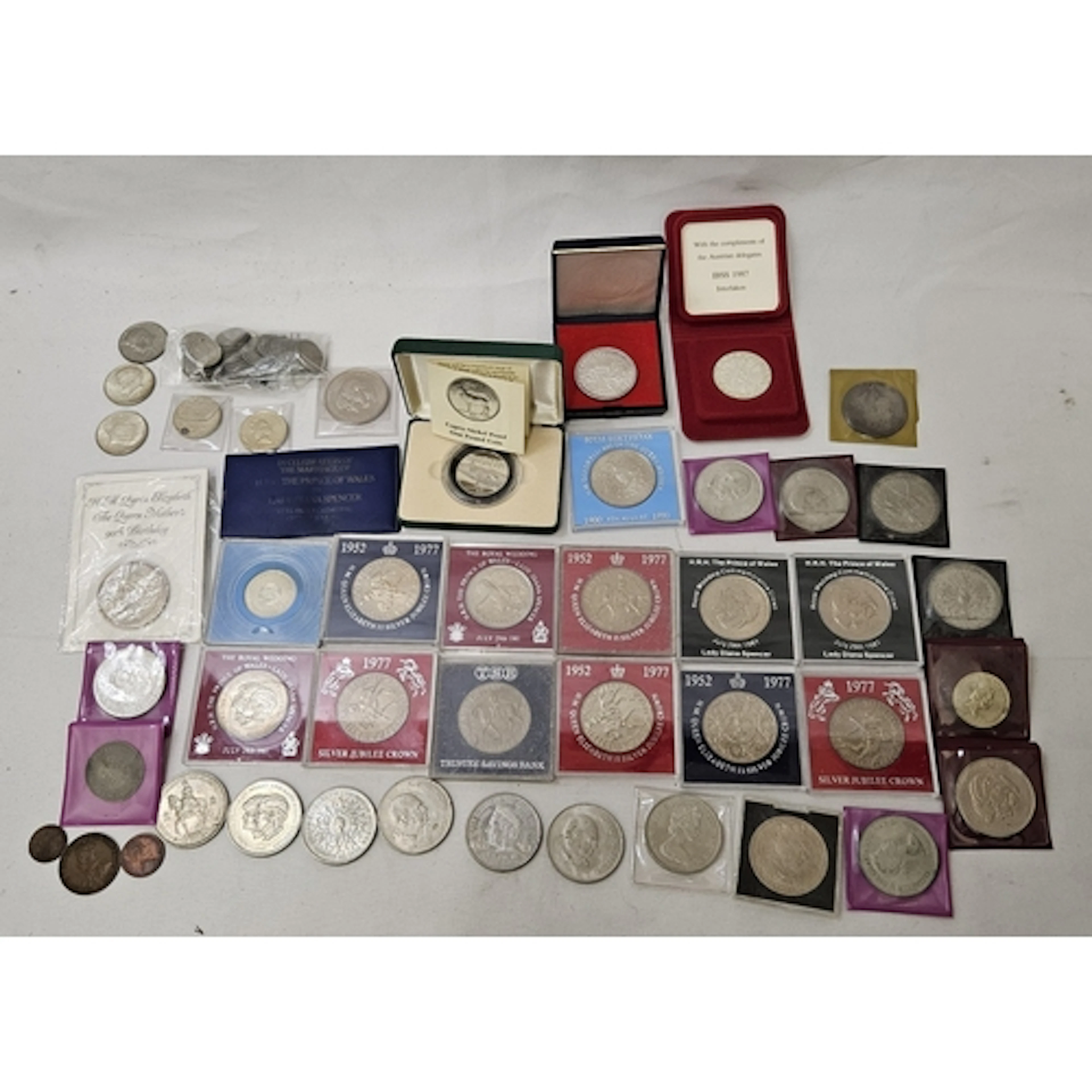 31 Commemorative Crowns incl. coronation, Churchill, Diana, ...