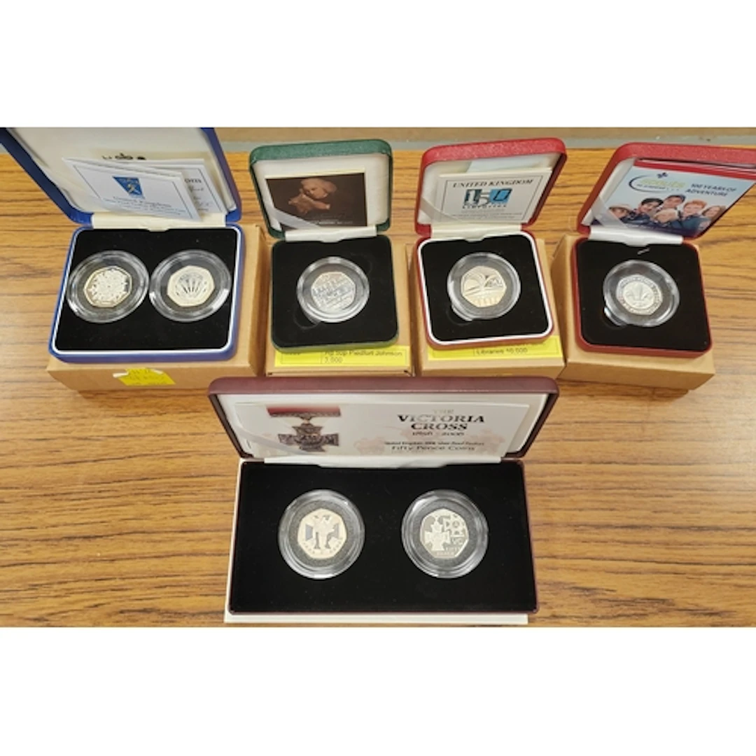 Range of boxed 50p silver proof piedforts FDC, includes 1998...
