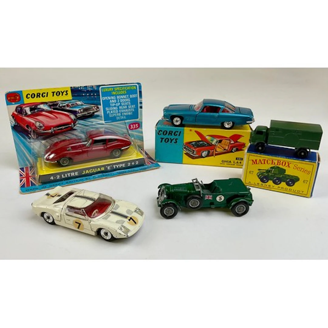 Corgi Toys - 4.2L Jaguar E-type 2+2, No 335, red body with ...