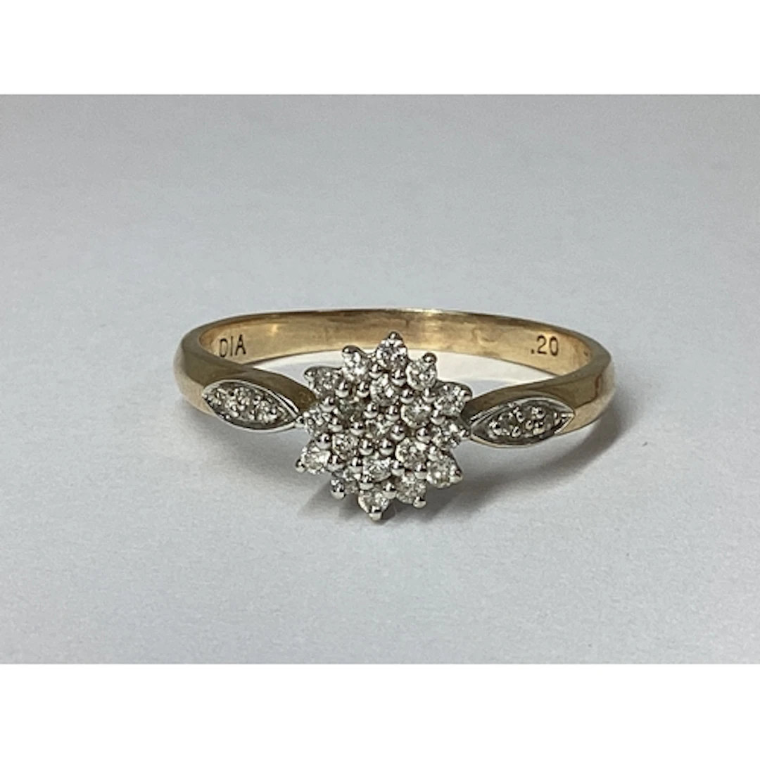 A 9ct Gold Diamond Claw Set Cluster Ring, of flowerhead desi...