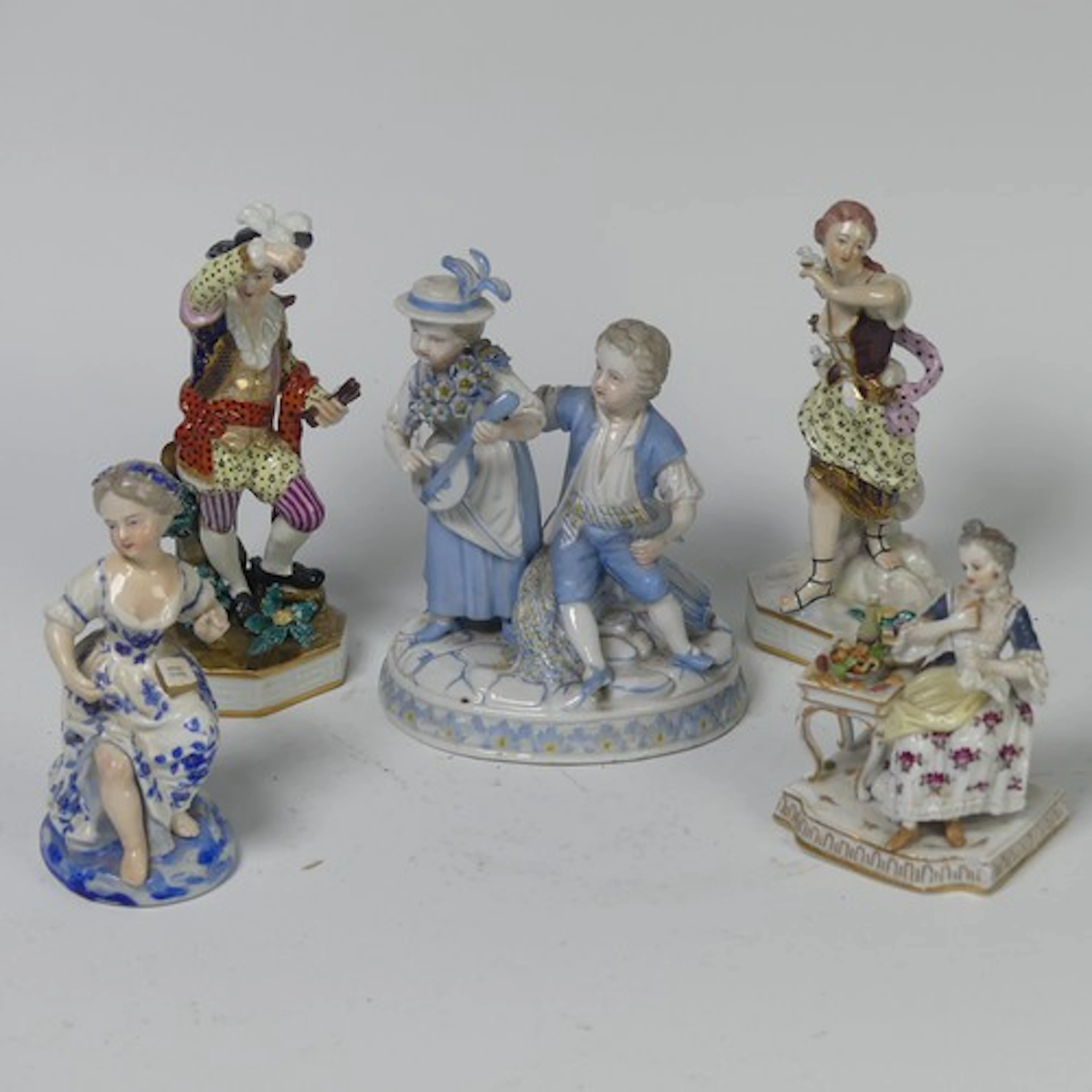 A pair of Samson Derby porcelain Figurines, 20th century, pr...