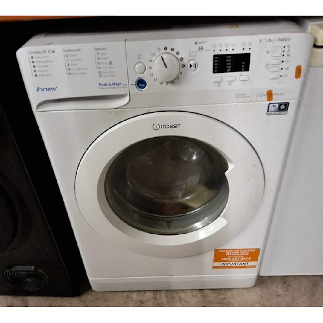 AN INDESIT INNEX 8kg WASHING MACHINE (PAT pass, spin cycle r...
