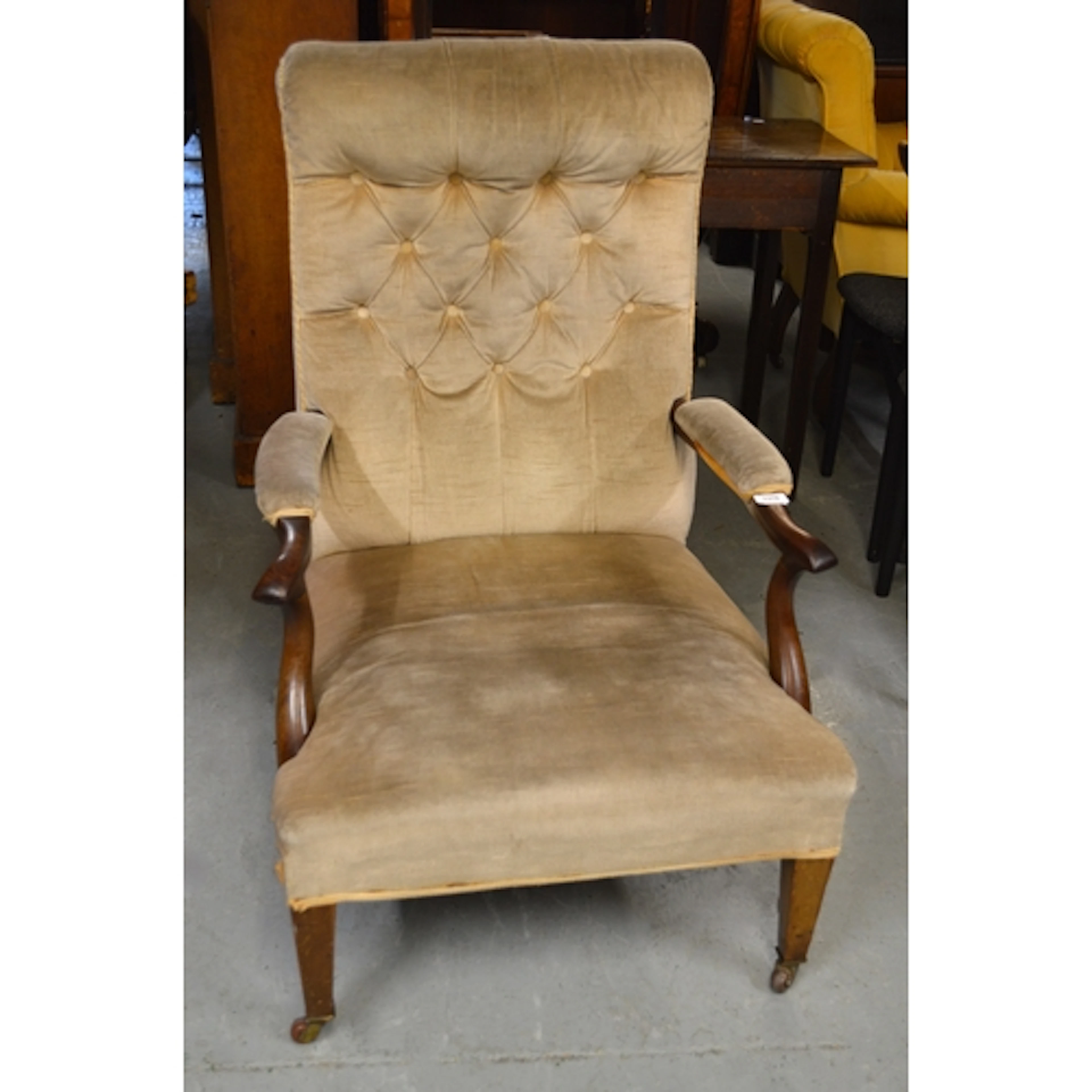 Early 20th Century mahogany and button upholstered Gainsboro...