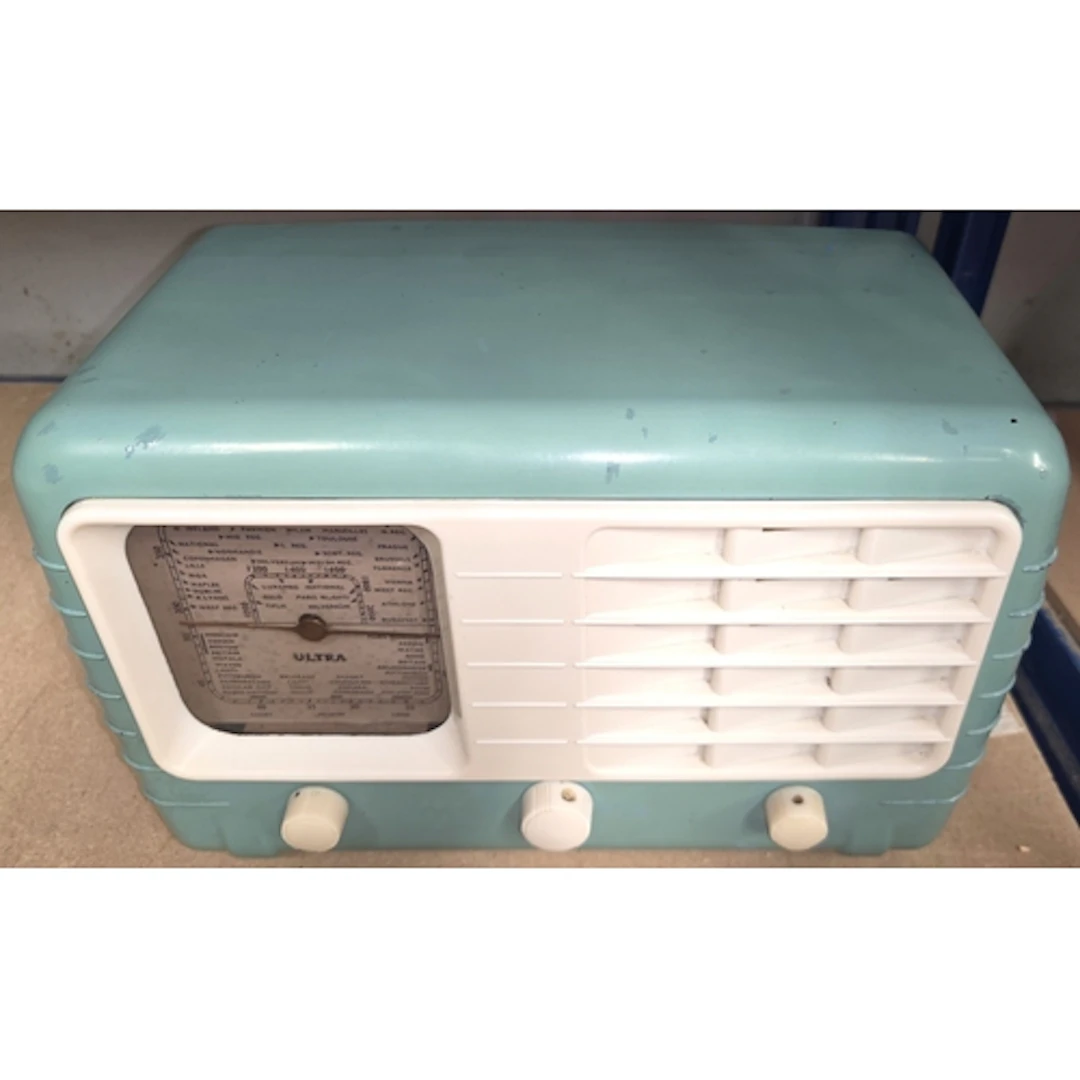 A 1950's Ultra T401 blue cased radio.