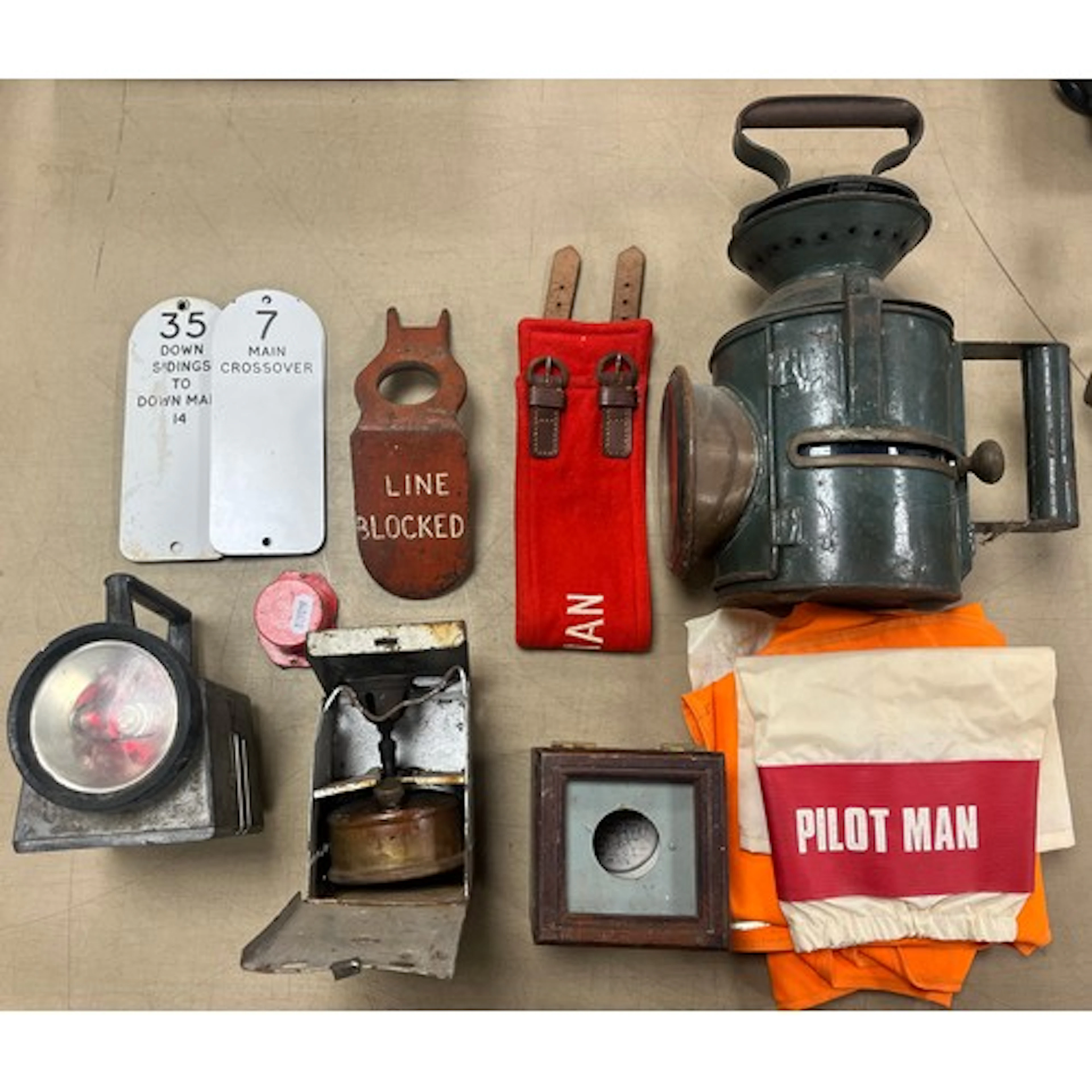 Railwaymans lamp, a Bardic Limited lamp etc.