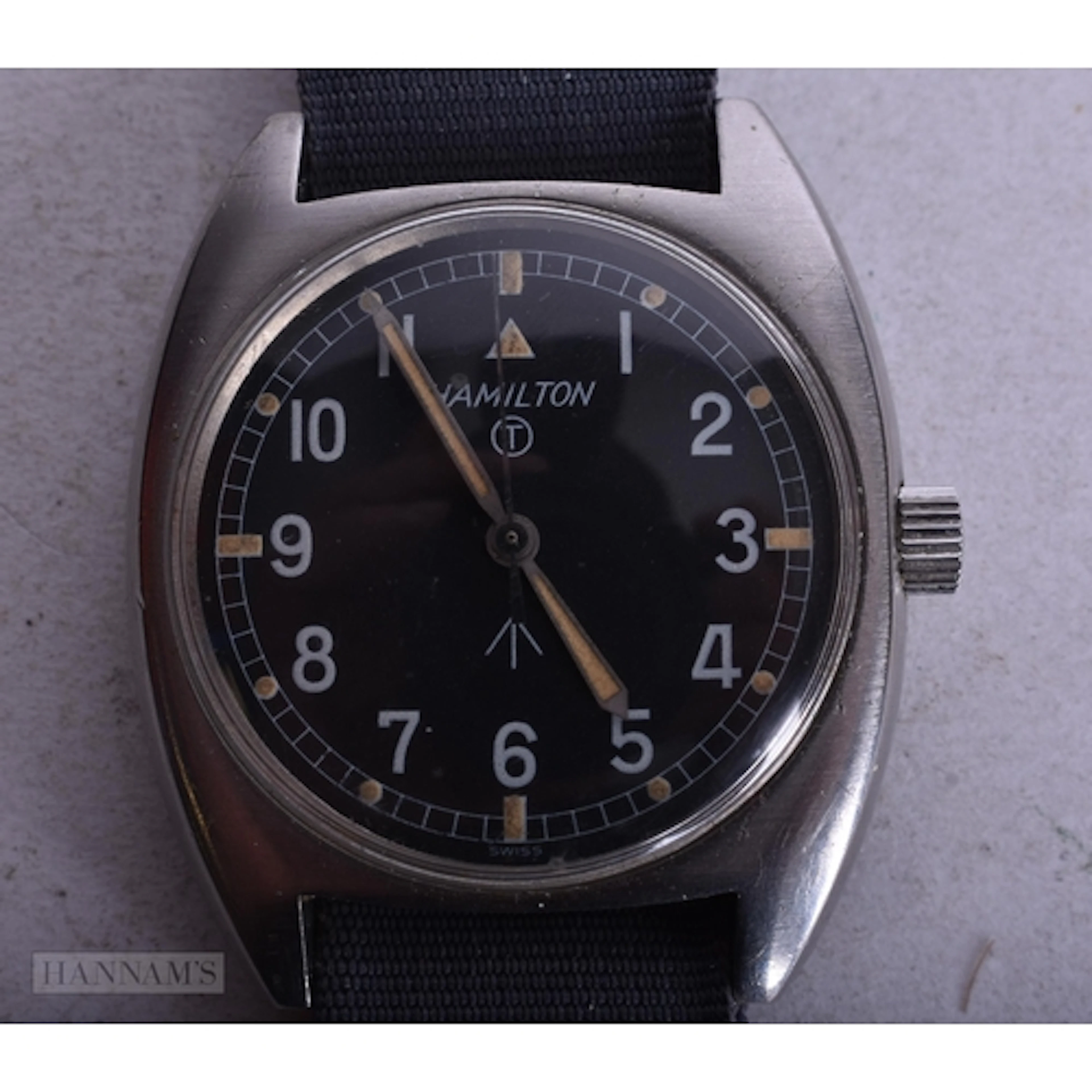A HAMILTON W-10 MILITARY WRIST WATCH. Running. 3.5 cm wide.