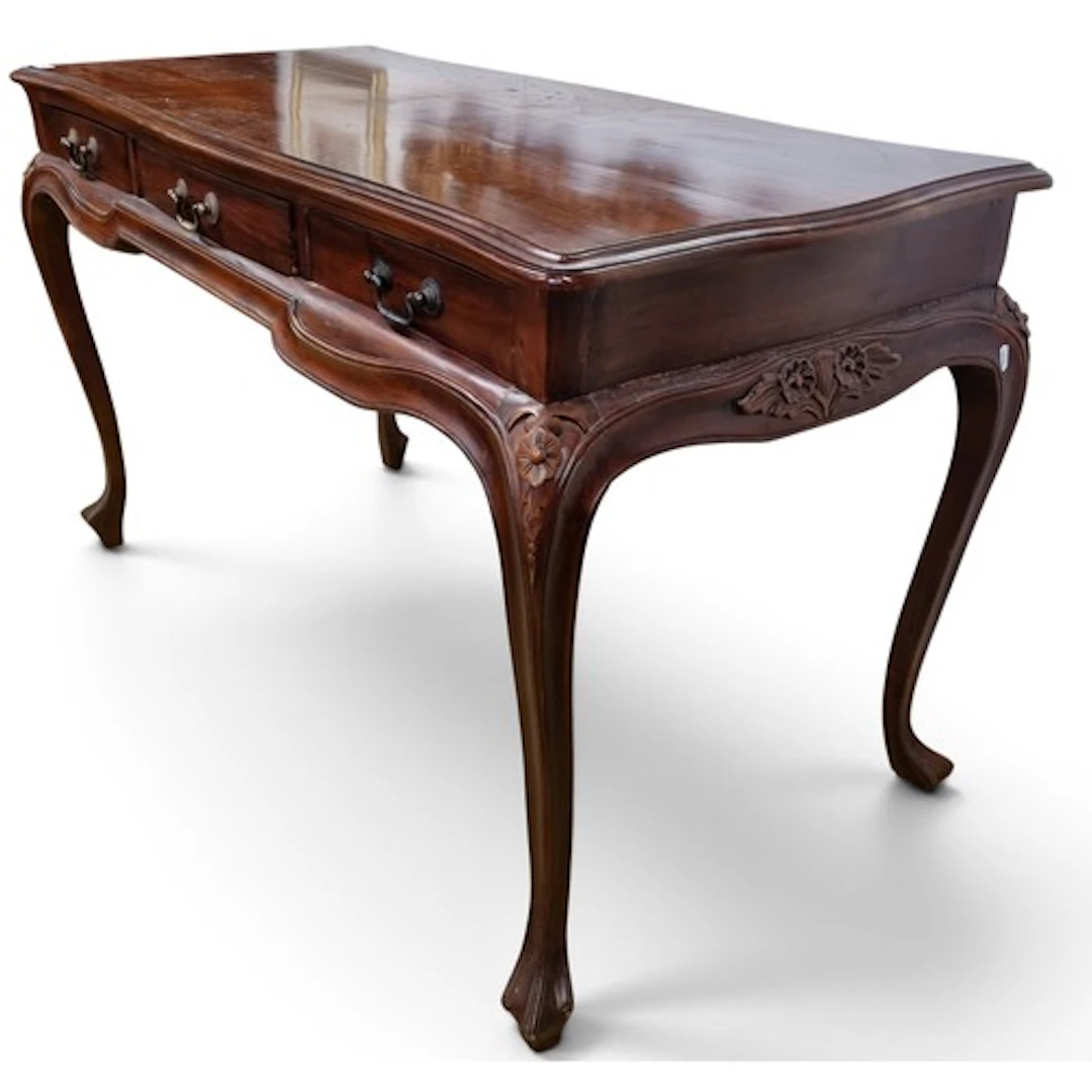 A good 20th Century Mahogany Side Table with twin drawer fri...