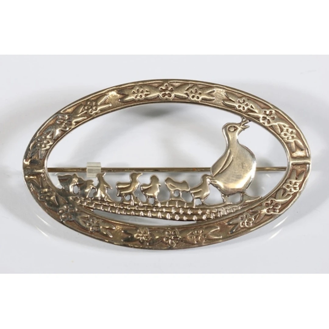 Modernist silver duck and ducklings brooch, 15g gross, 6.5cm...