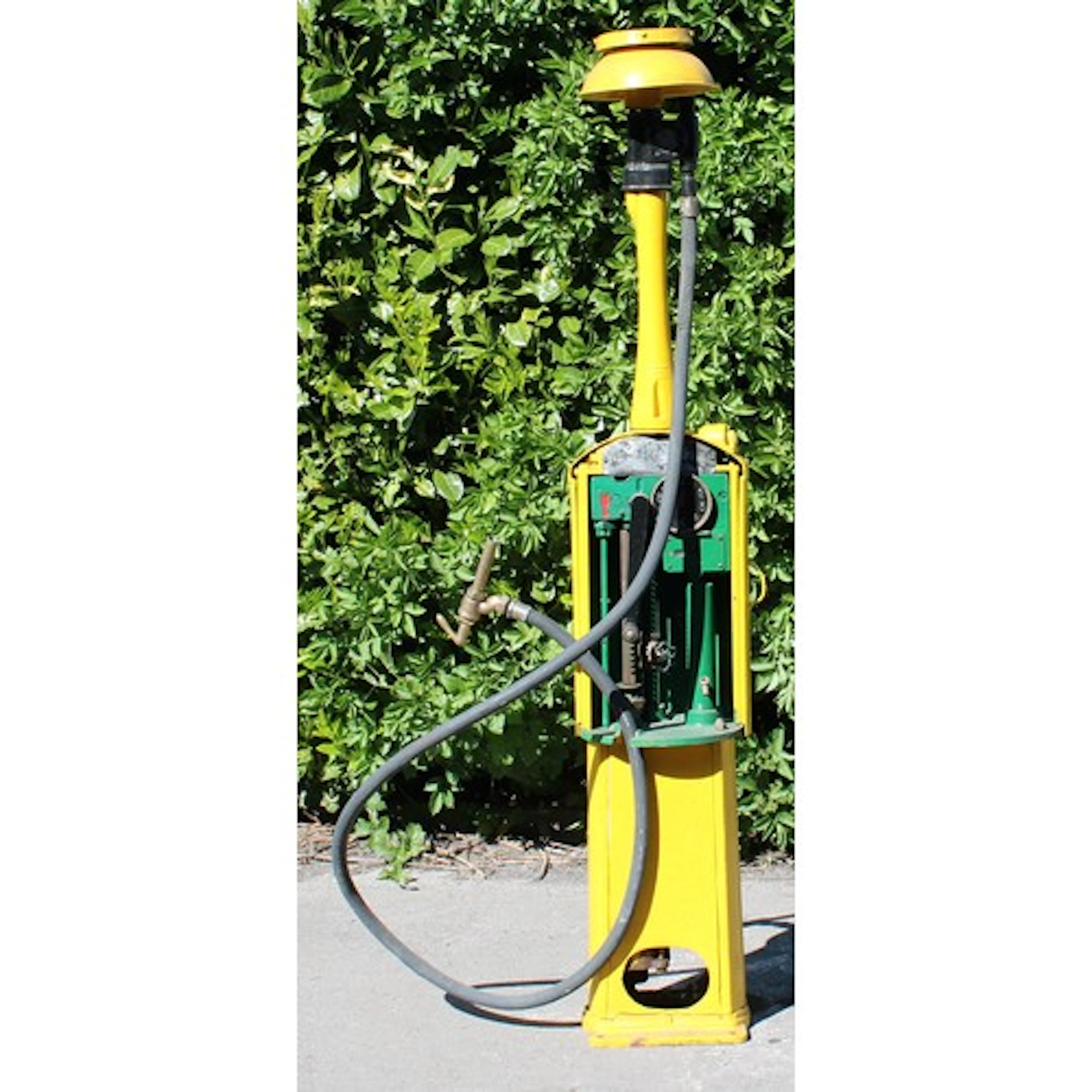 Advertising - Petroliana - a vintage Bowser garage forecourt...