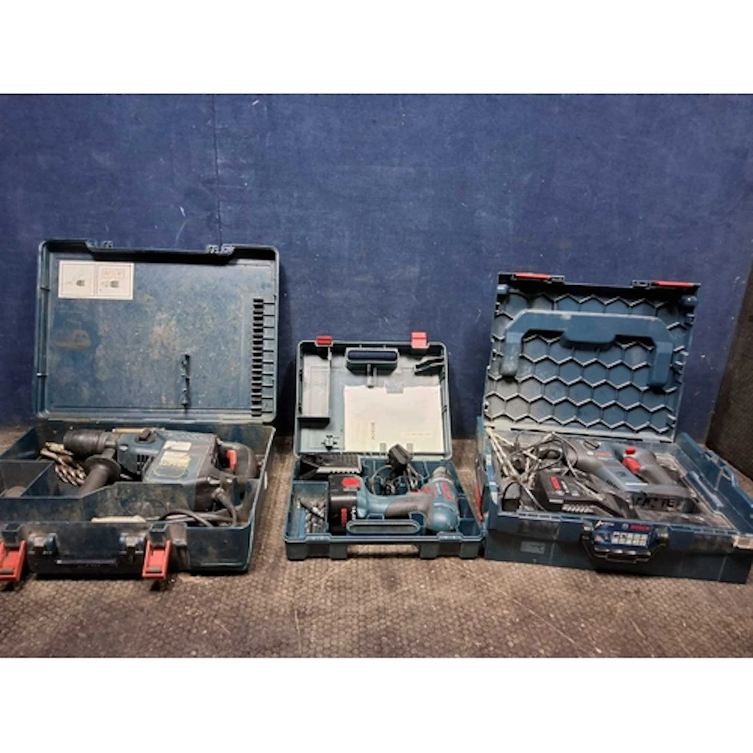 THREE BOSCH PROFESSIONAL POWER TOOLS comprising a GBH4DFE 11...