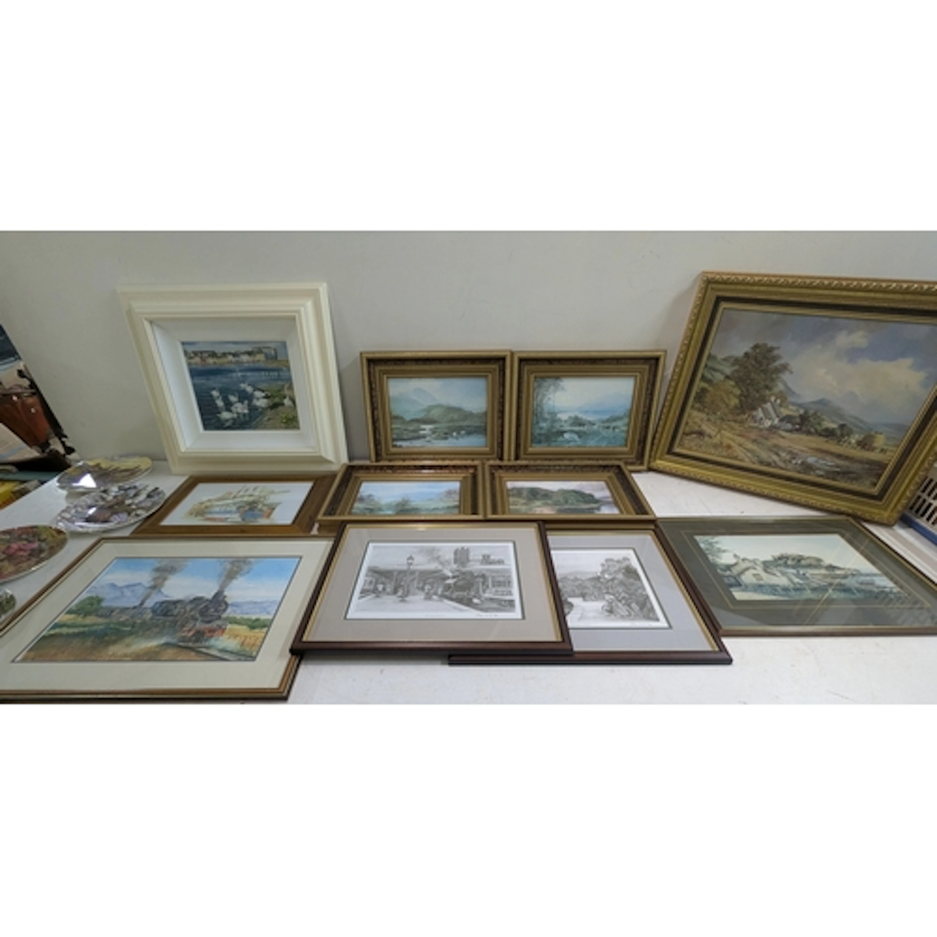 Paintings and prints to include a painting by Vanda Luddy, t...