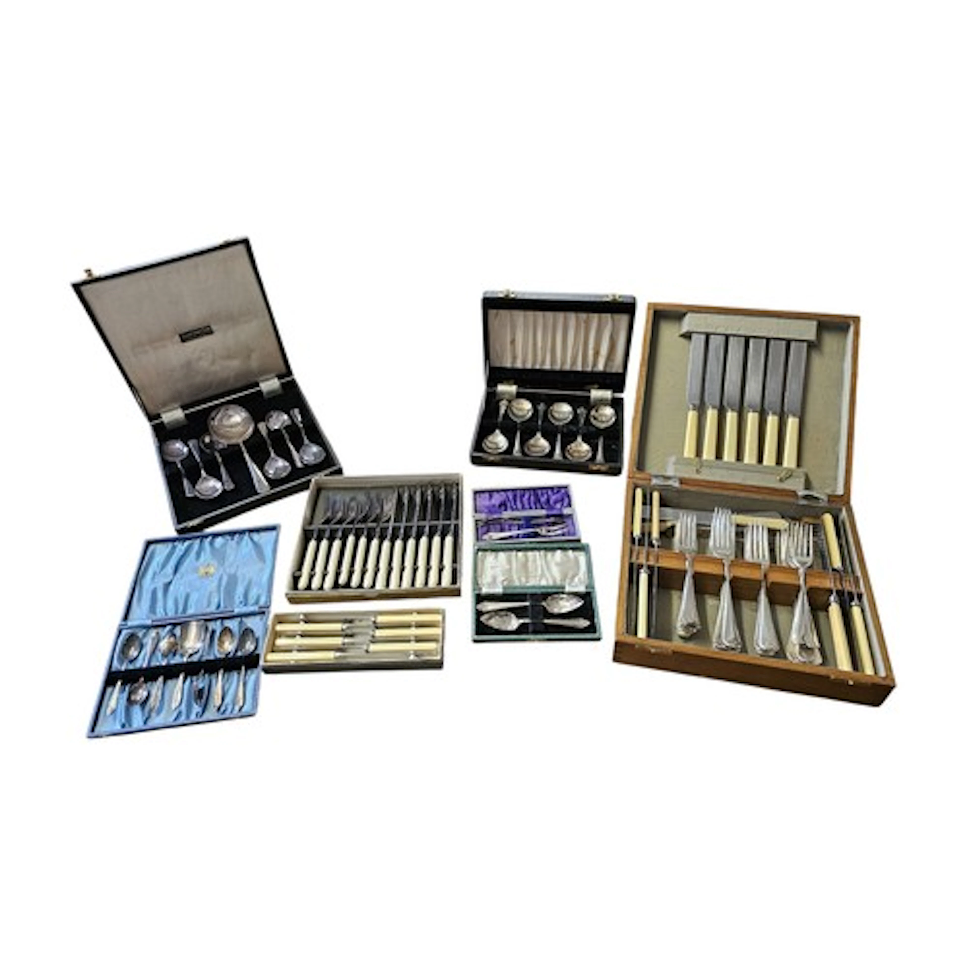 A COLLECTION OF EARLY 20TH CENTURY SILVER PLATED FLATWARE To...