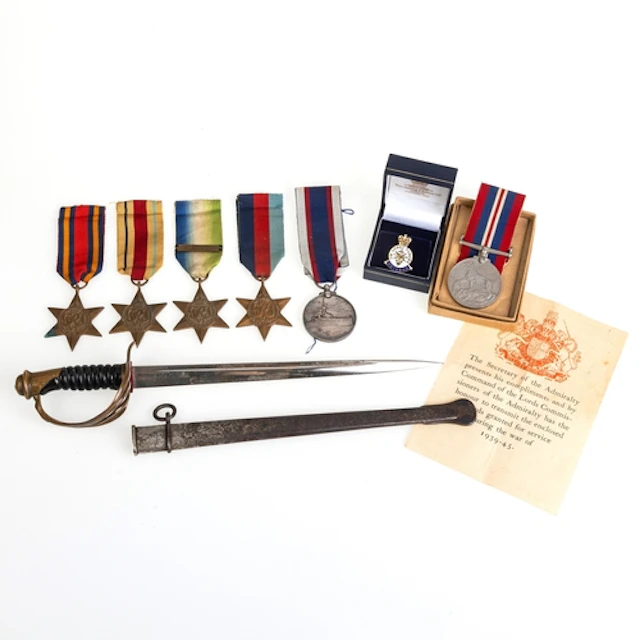 WORLD WAR II & QEII ROYAL FLEET RESERVE LS&GC GROUP. WWII 19...