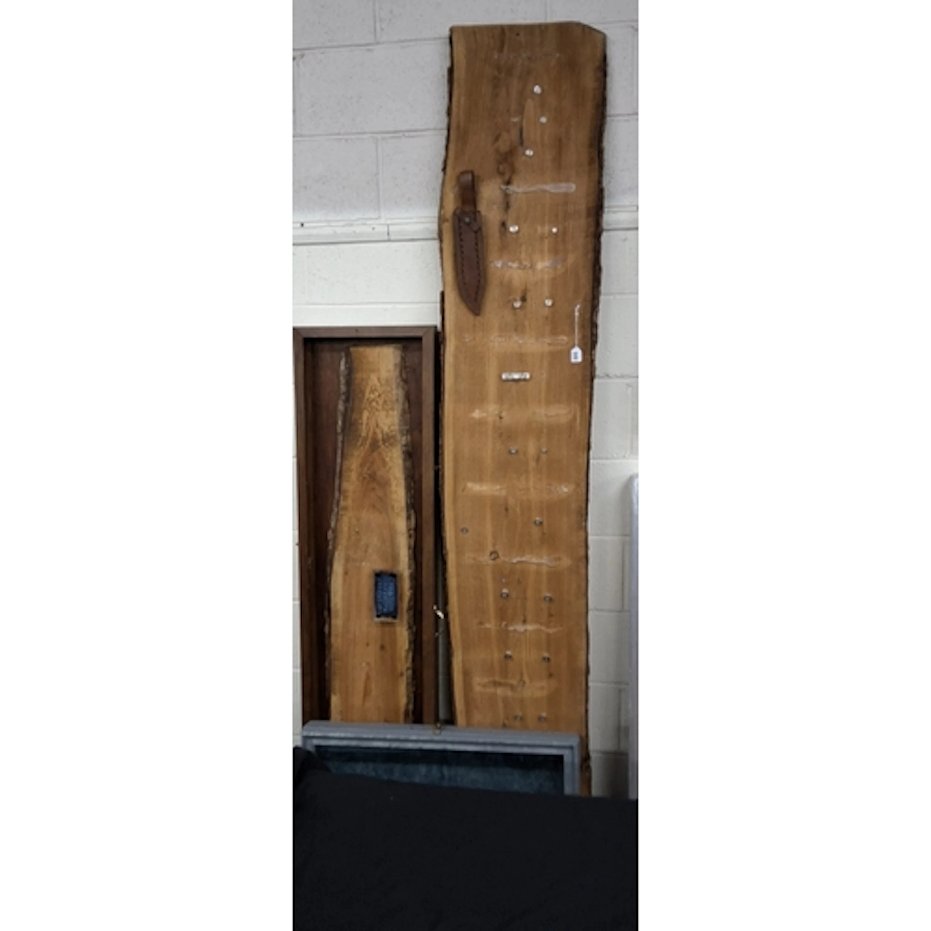 A GROUP OF DISPLAY PIECES FOR VARIOUS KNIVES AND GUNS, to in...