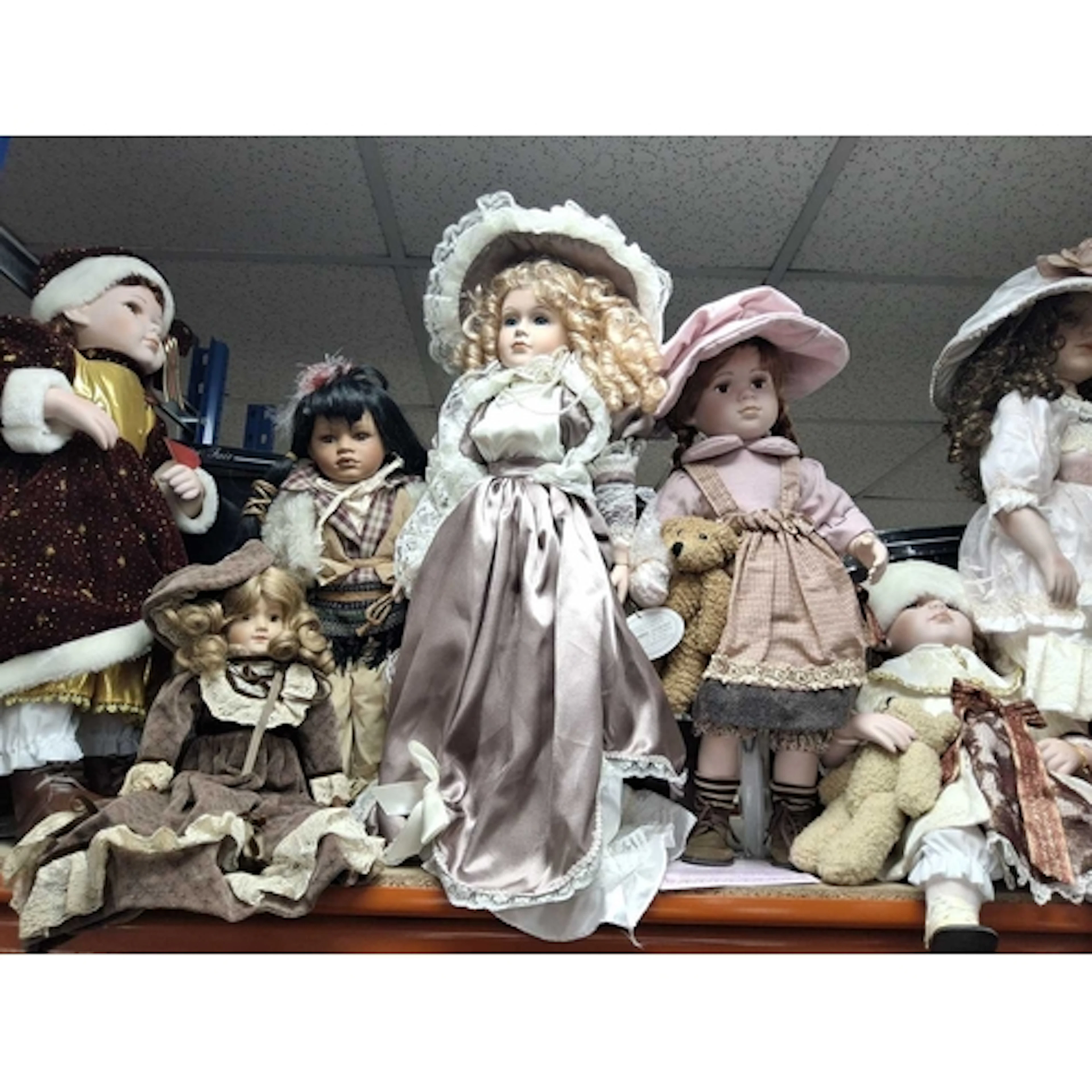 A GROUP OF COLLECTORS' DOLLS, nine dolls to include Stewart ...