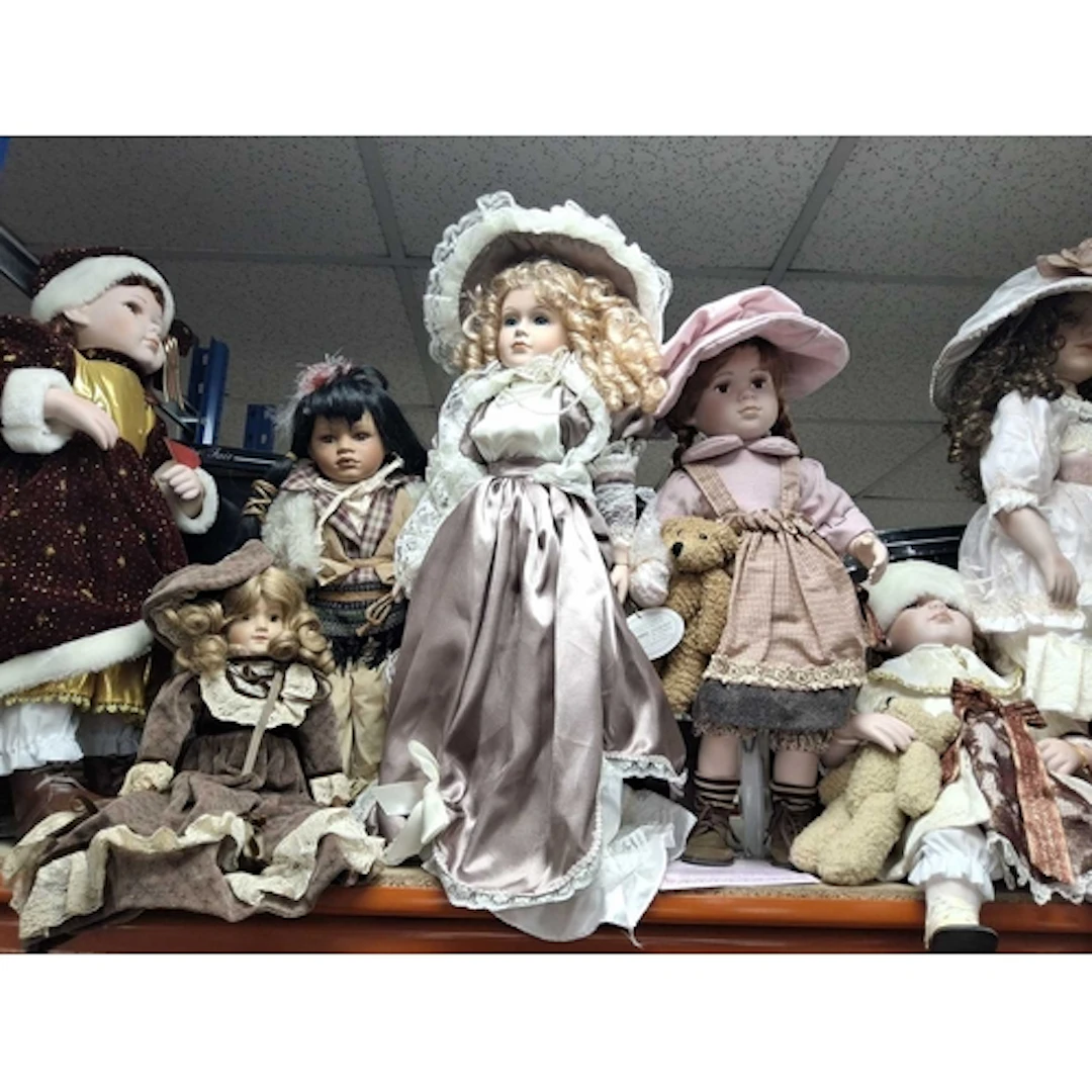 A GROUP OF COLLECTORS' DOLLS, nine dolls to include Stewart ...