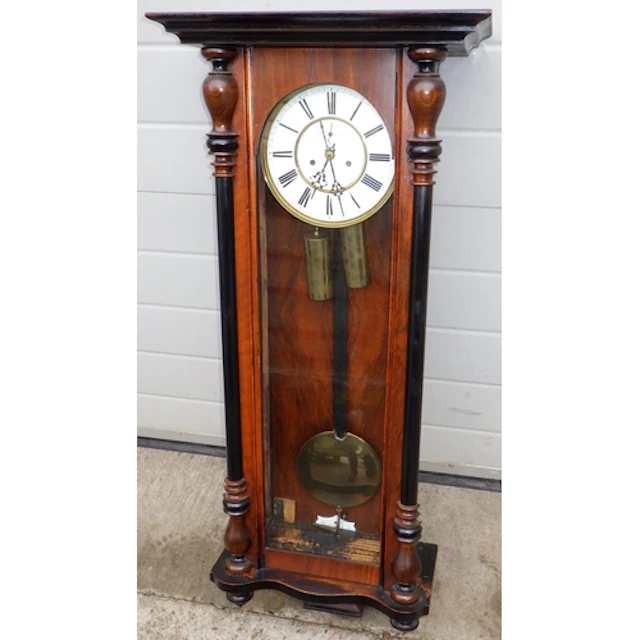 A two weight Vienna wall clock, missing crest