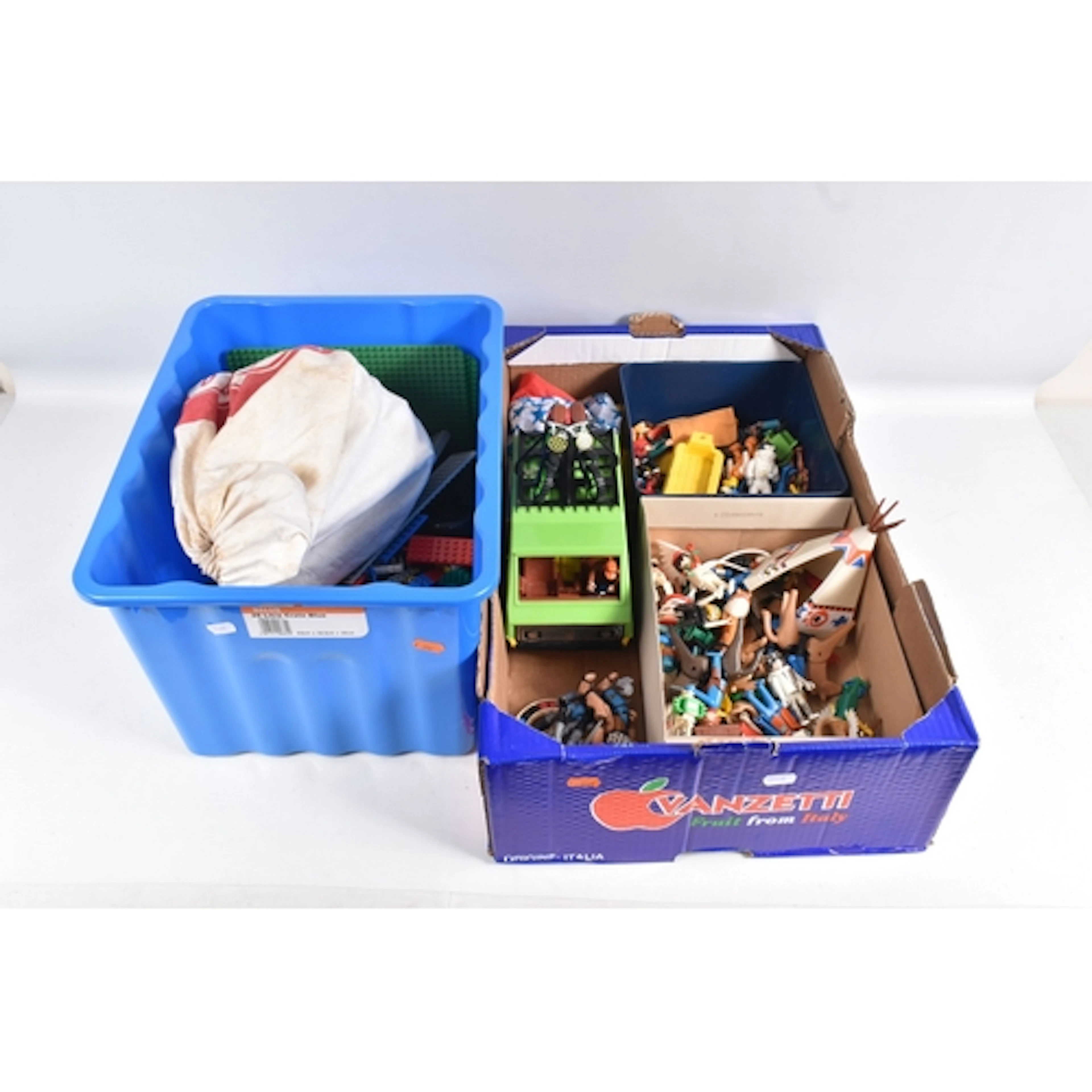 A QUANTITY OF UNBOXED ASSORTED FISHER PRICE ADVENTURE PEOPLE...