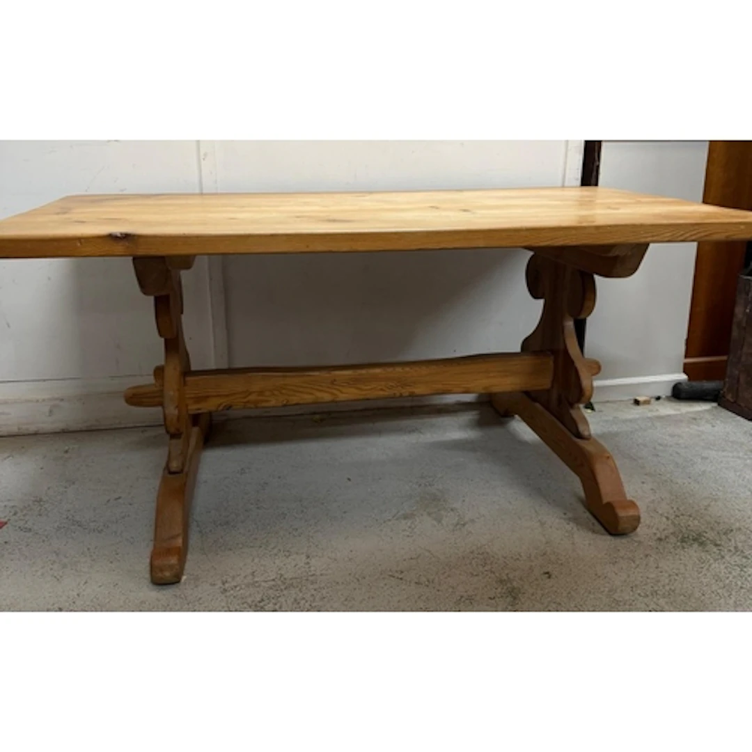A pine peg end dining table on splayed legs H75cm W164cm D91...