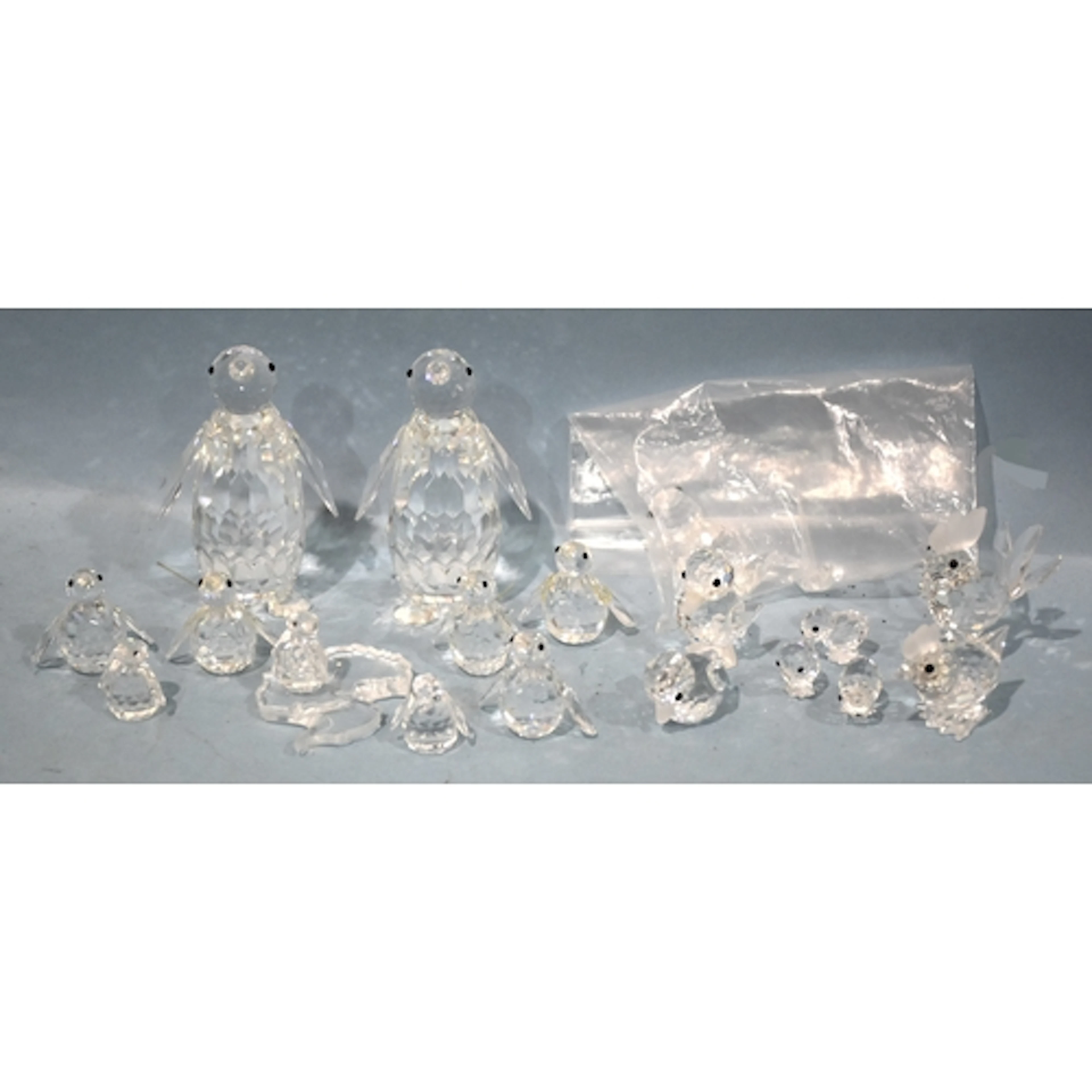 Swarovski, a collection of unboxed bird figures: two large p...