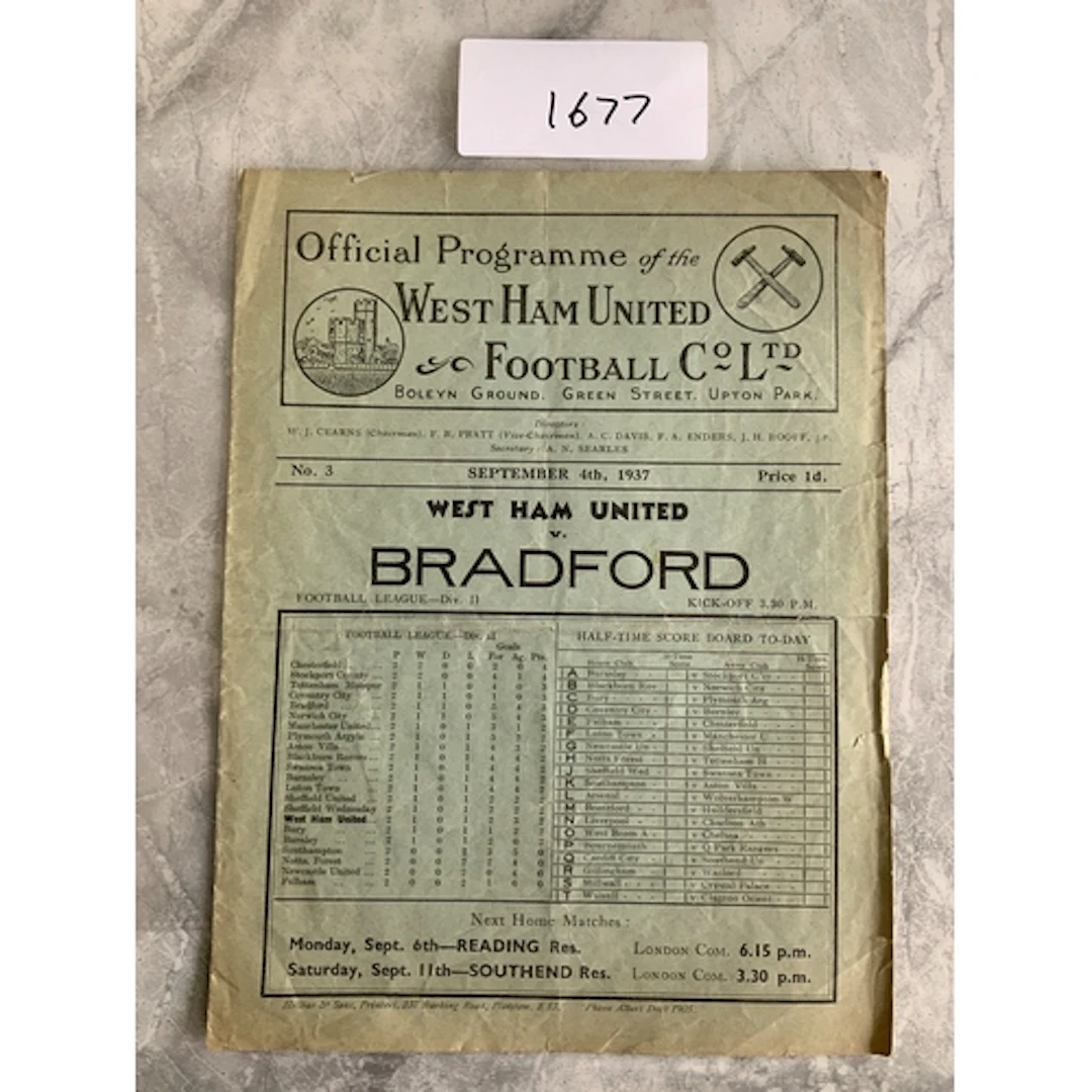 37/38 West Ham v Bradford Park Avenue Football Programme: Go...