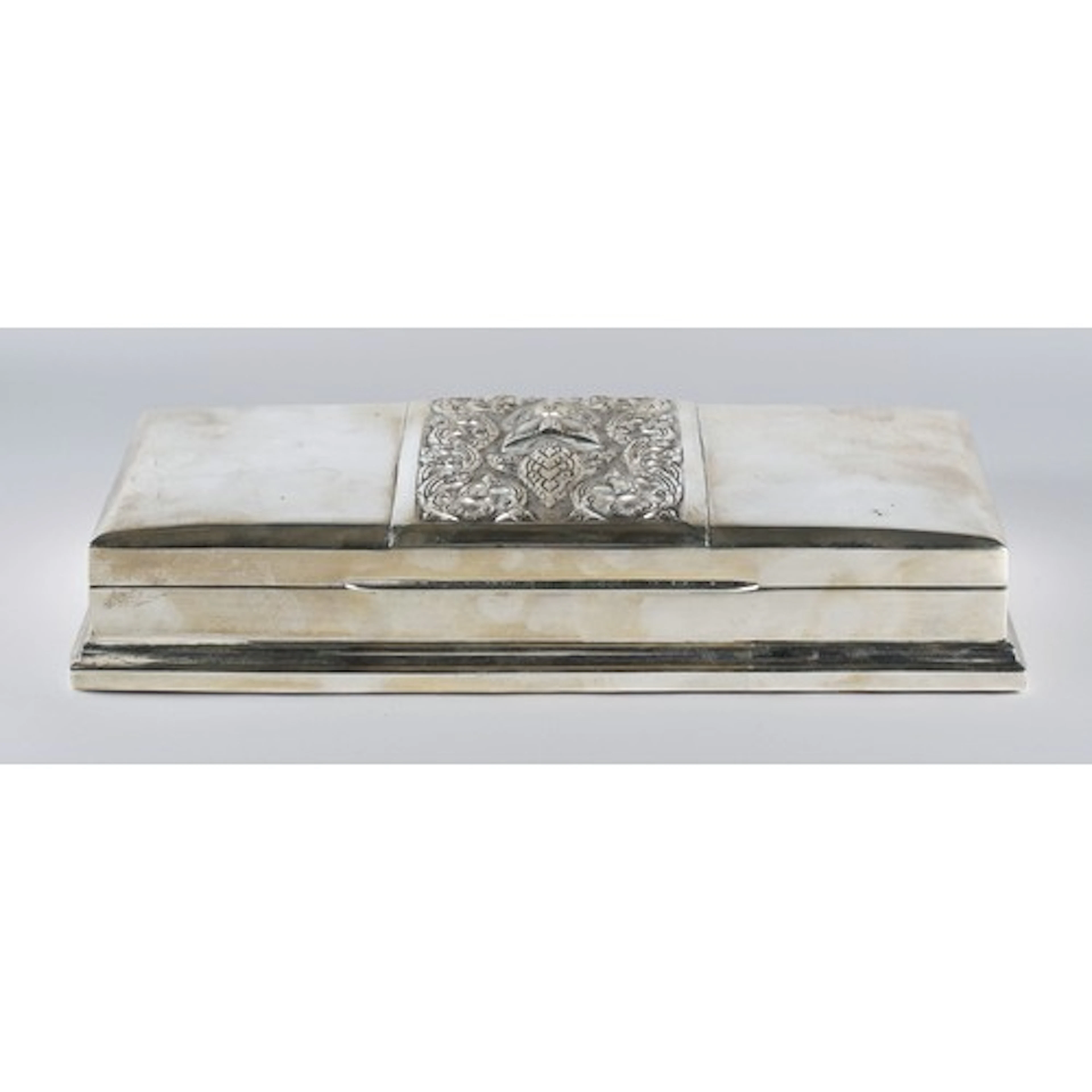 Thai 925 sterling silver cigarette box of rectangular form, ...