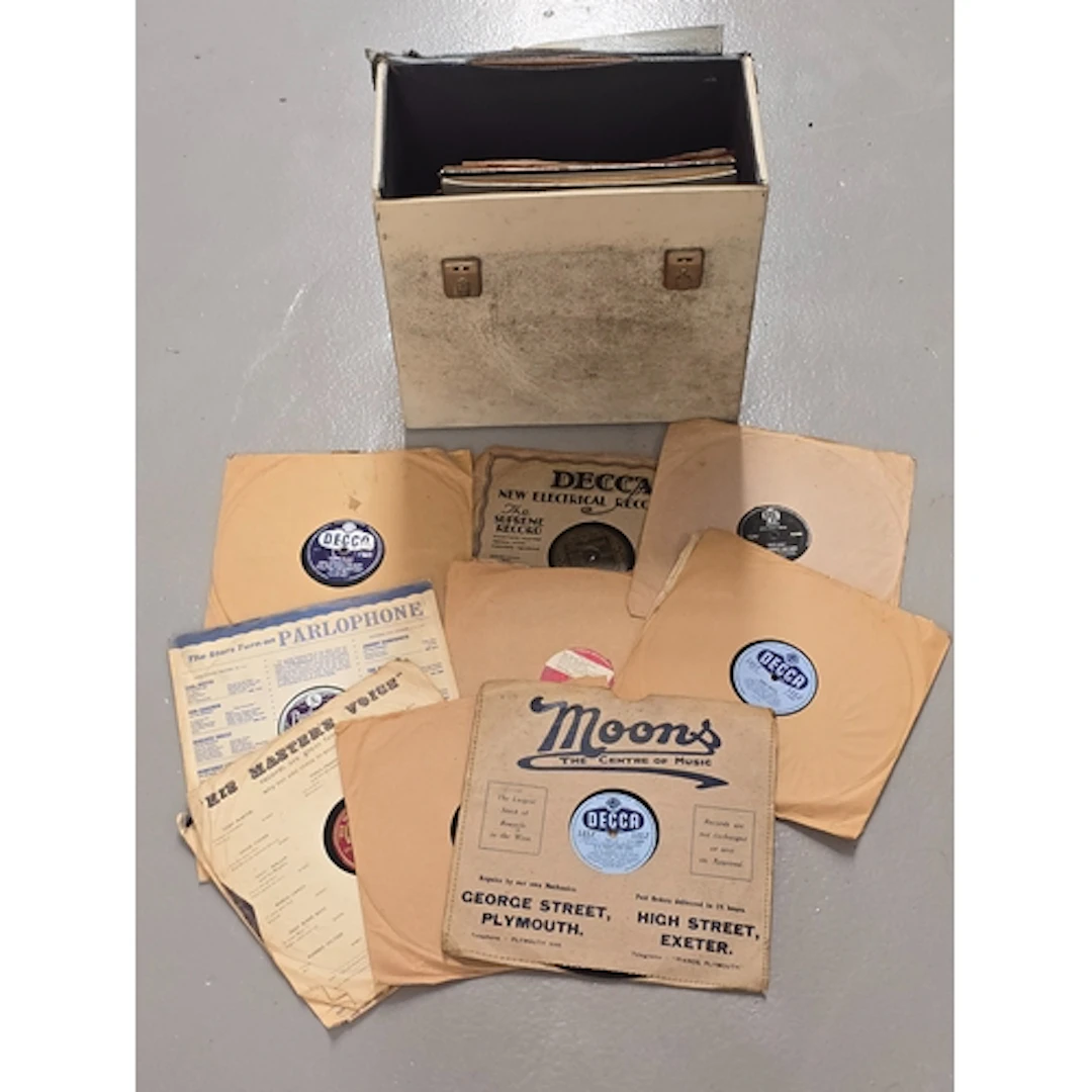 A case of jazz/swing 78rpm gramophone records. Artists "B" t...