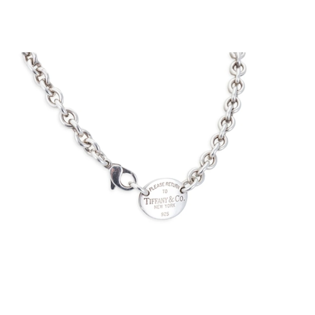 A SILVER TIFFANY NECKLACE, with a return to Tiffany tag, 15....
