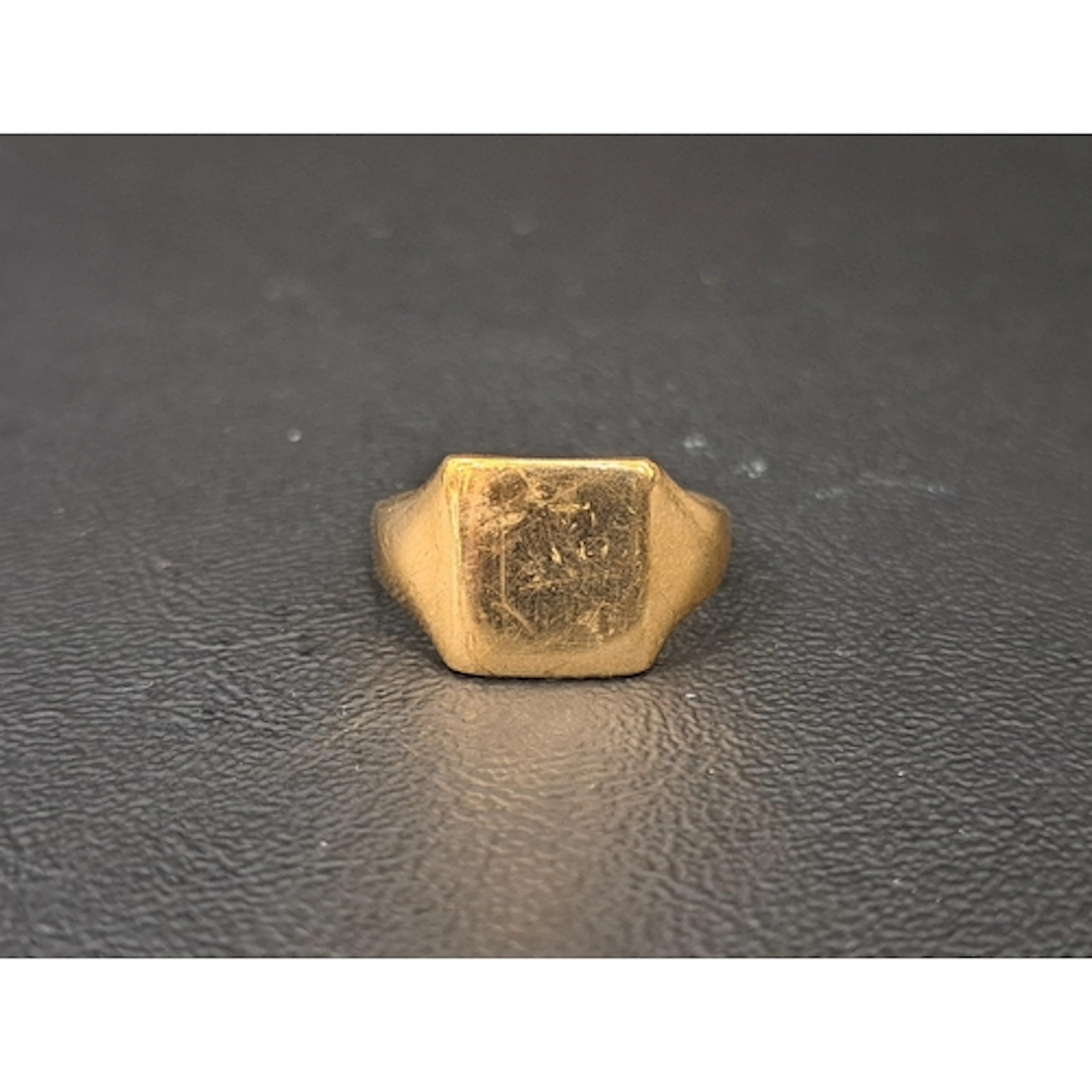 NINE CARAT GOLD SIGNET RING ring size P-Q and approximately ...